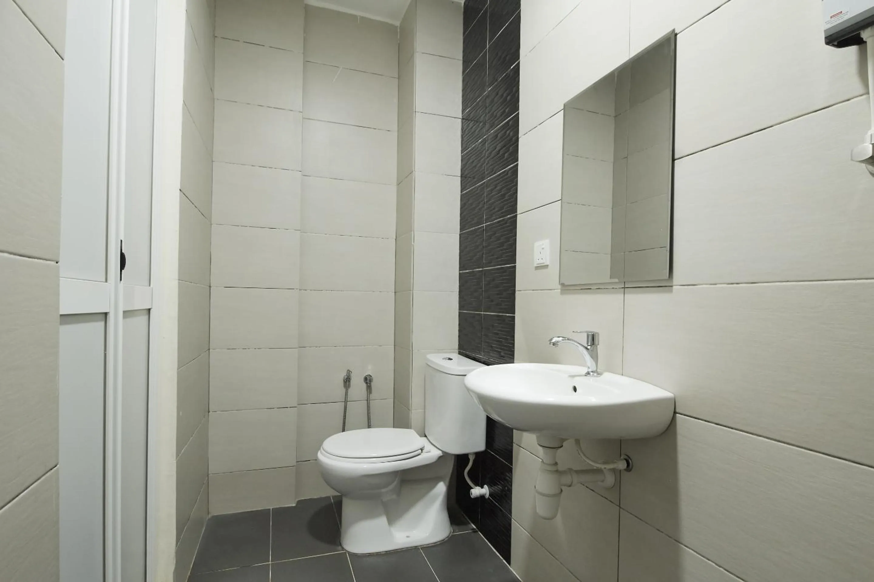 Bathroom in M S Hotel, Tengku Kelana KTM Klang