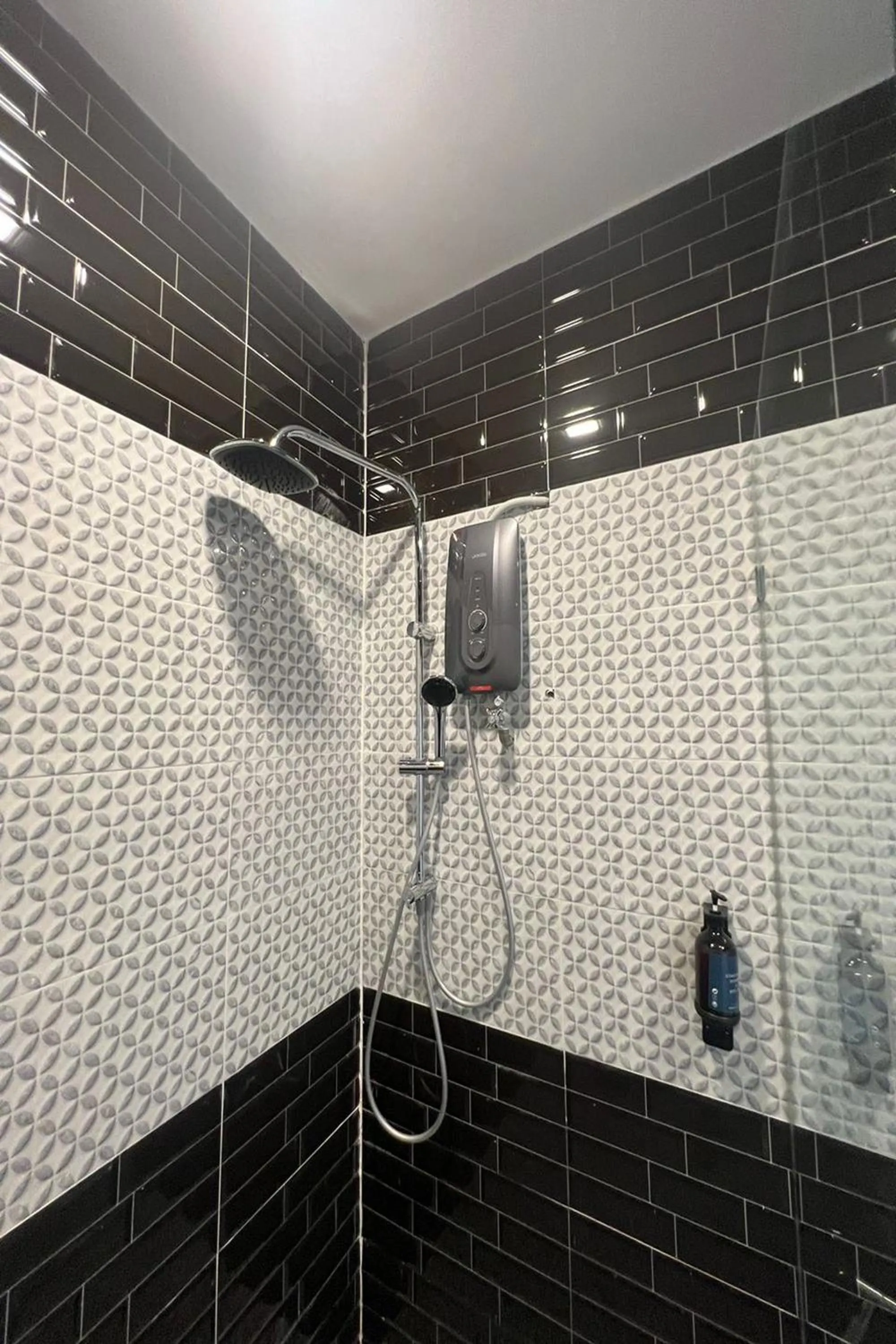 Bathroom in M S Hotel, Tengku Kelana KTM Klang