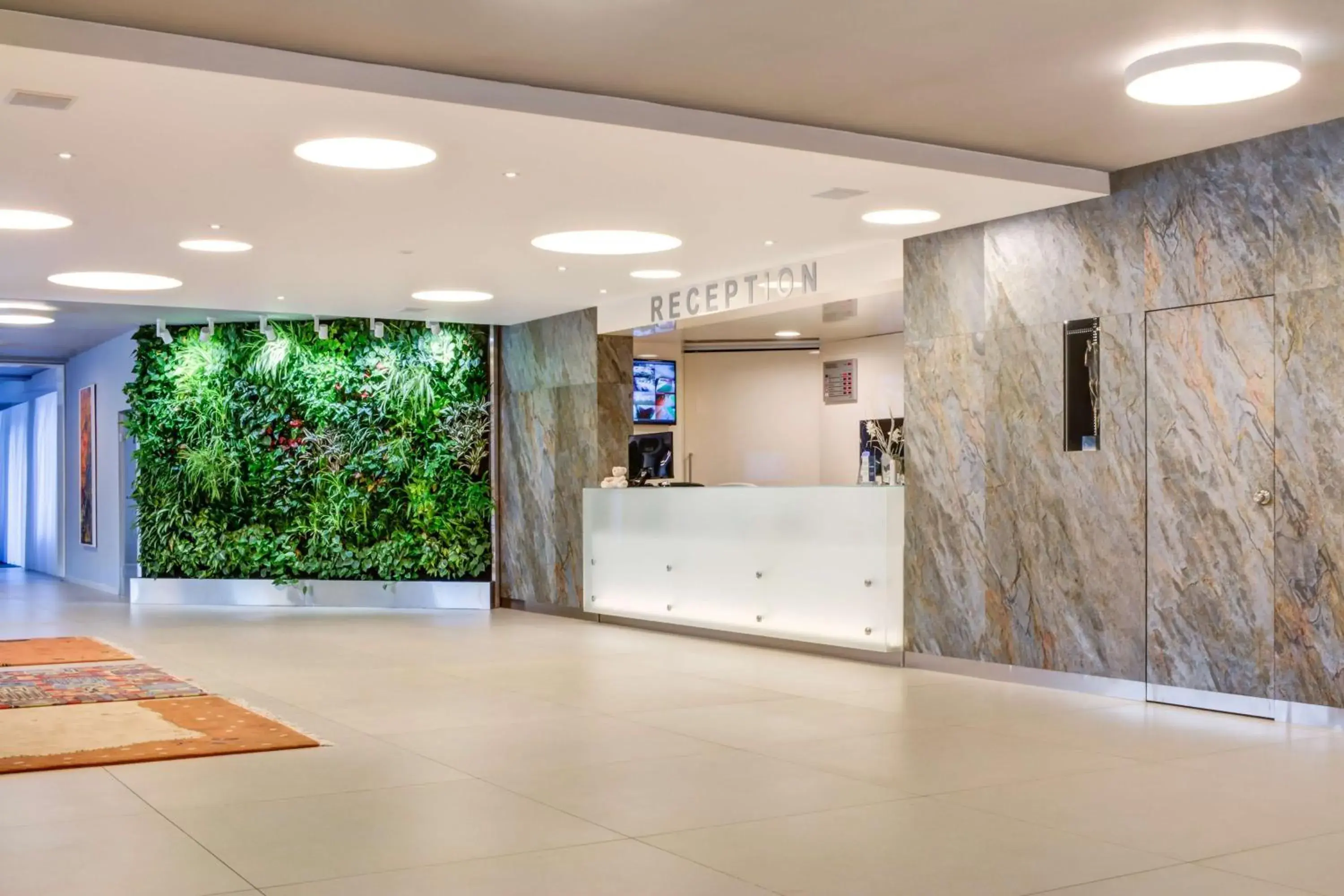 Lobby or reception in Best Western Hotel Vista Lobby or reception in Best Western Hotel Vista