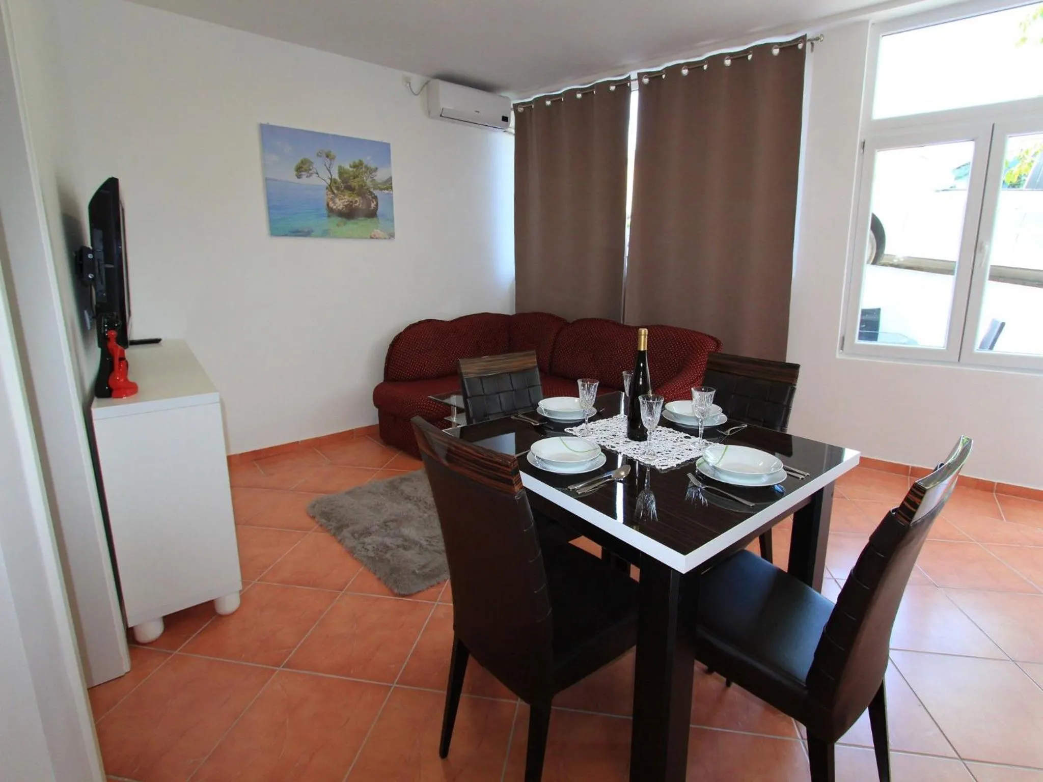 Dining area in Apartments Nero