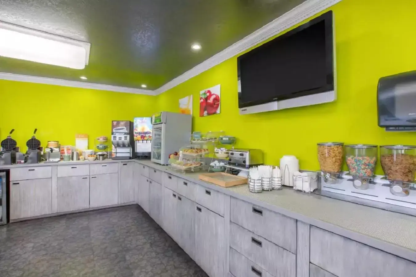 Breakfast in Quality Inn Near Hollywood Walk of Fame Breakfast in Quality Inn Near Hollywood Walk of Fame