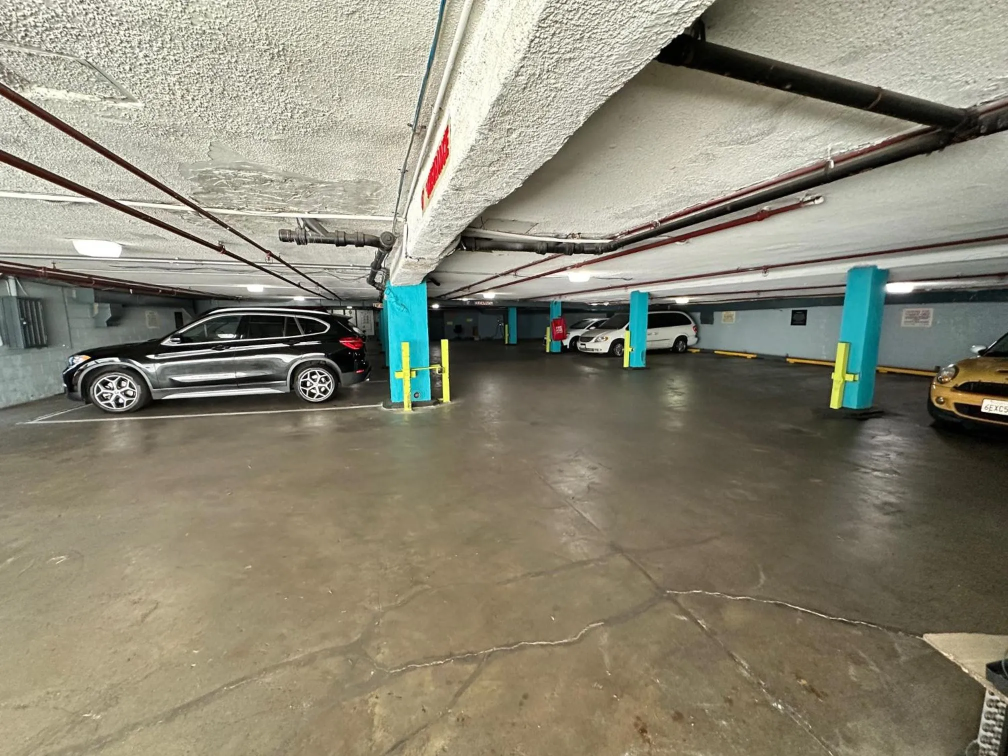 Parking in Quality Inn Near Hollywood Walk of Fame