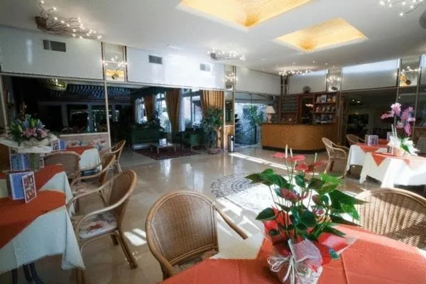 Lounge or bar in Hotel Villa Mulino ***S