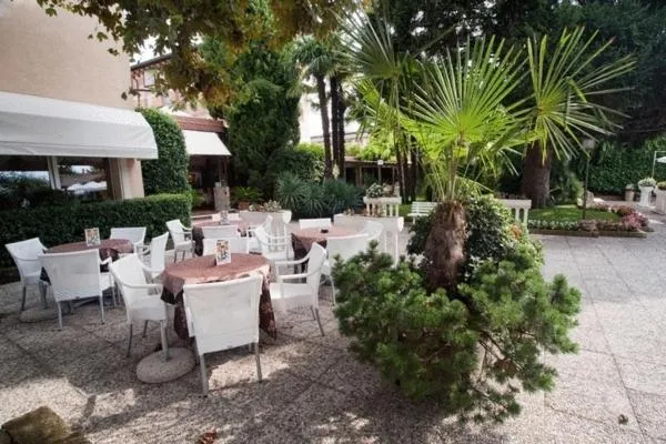 Patio in Hotel Villa Mulino ***S