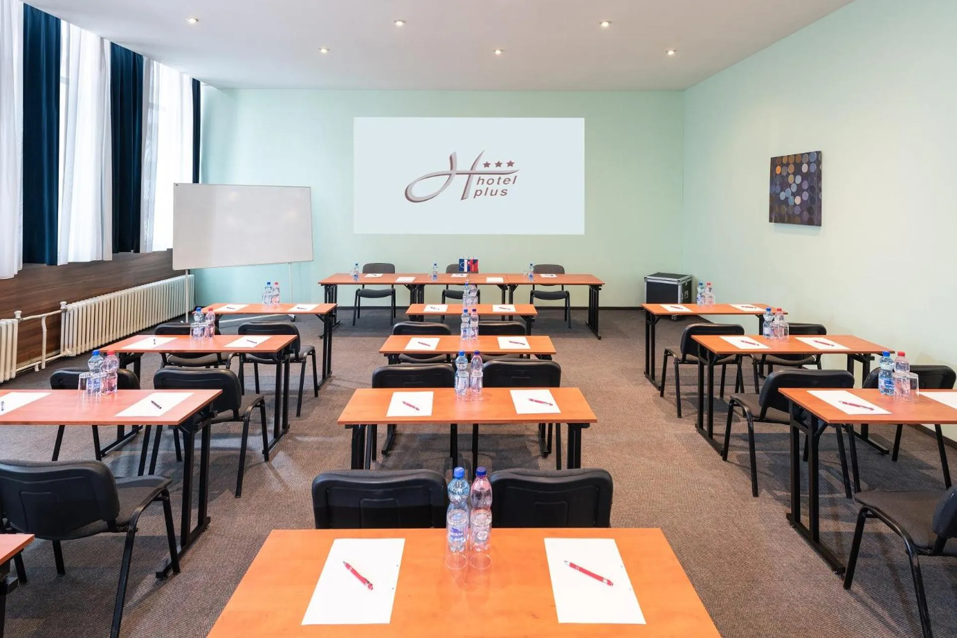 Business facilities in Hotel Plus