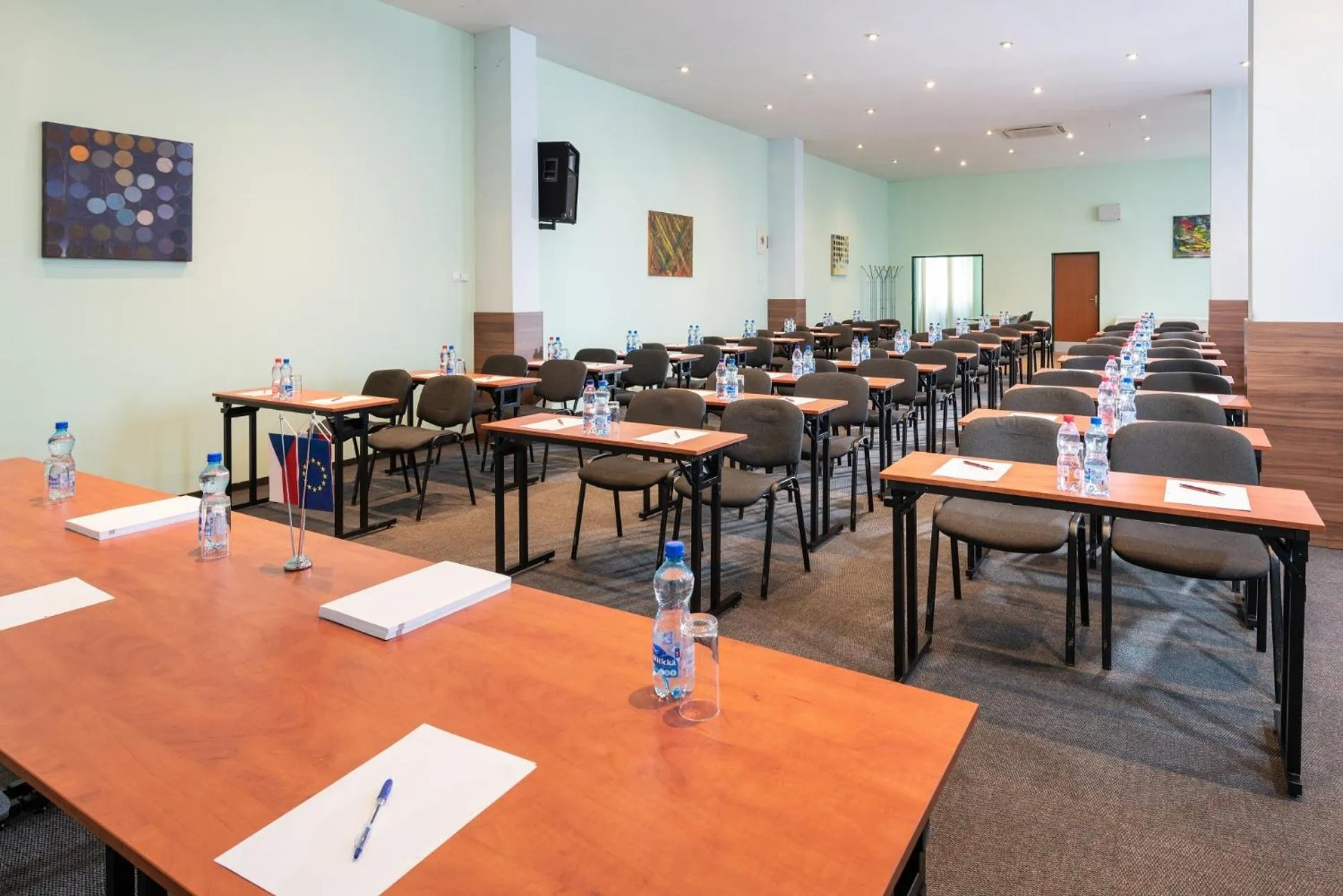 Business facilities in Hotel Plus