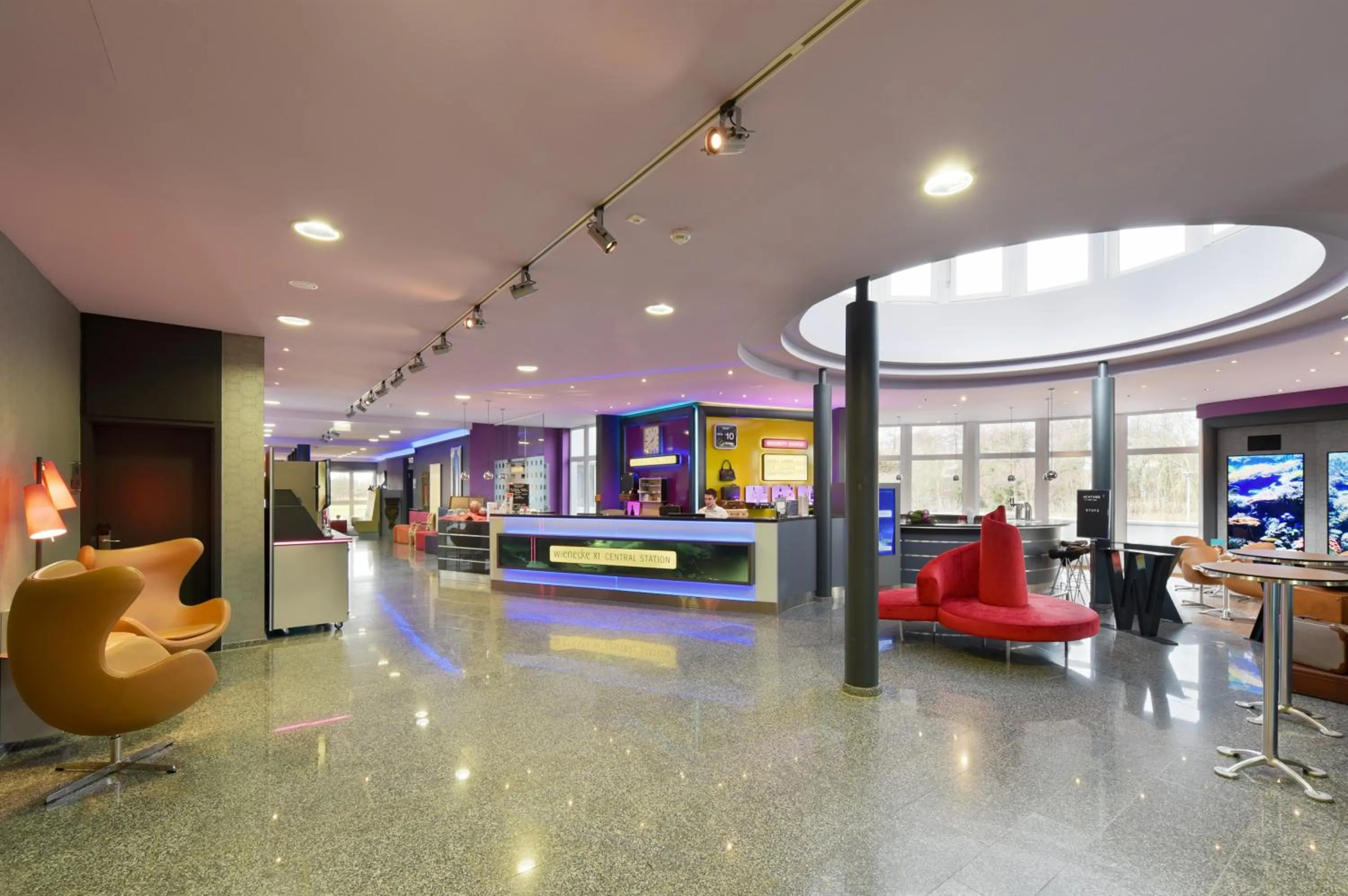 Lobby or reception in Bed'nBudget Expo-Hostel Rooms