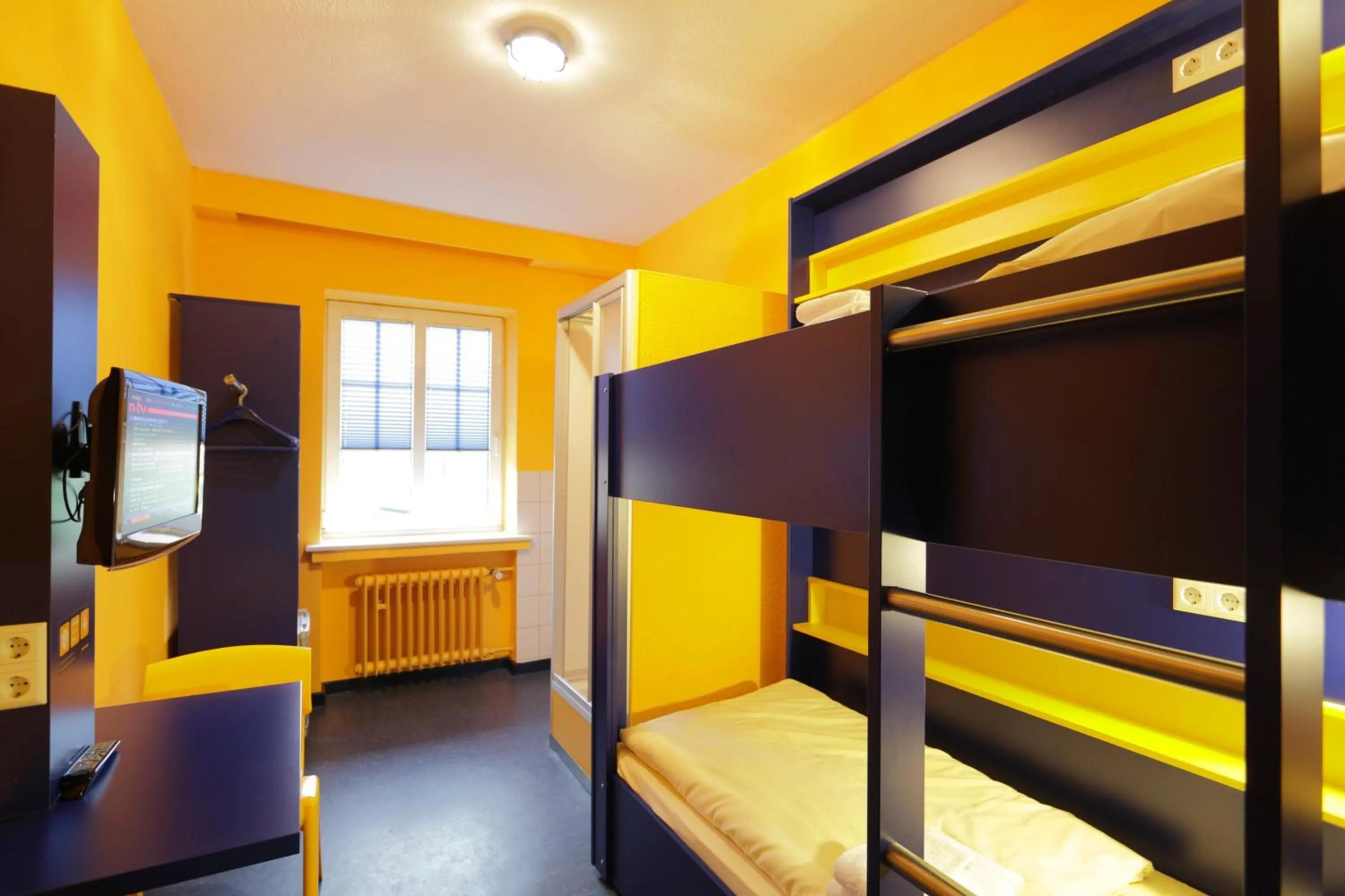 Photo of the whole room, Bed in Bed'nBudget Expo-Hostel Rooms