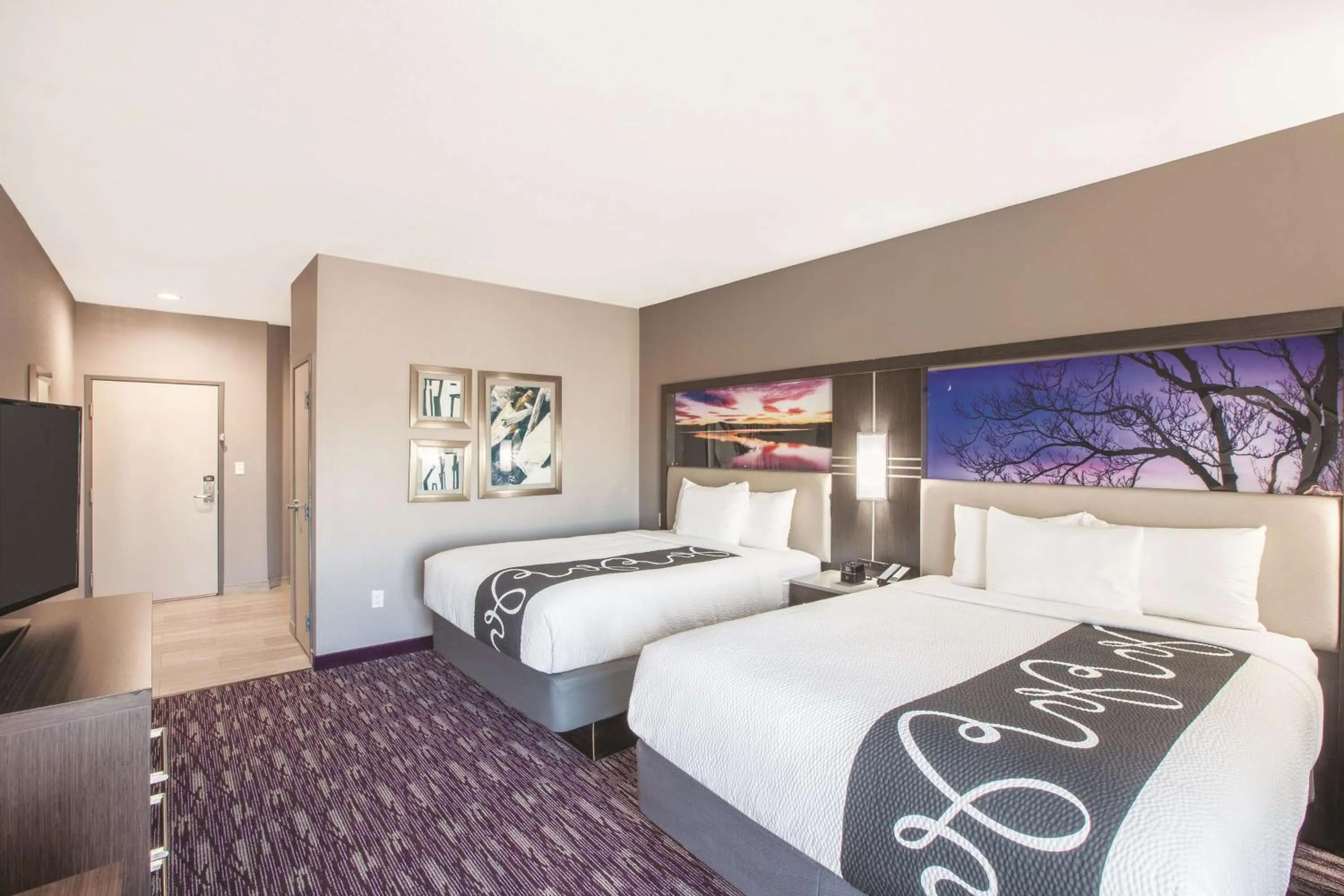 Photo of the whole room, Bed in La Quinta by Wyndham Kingsville