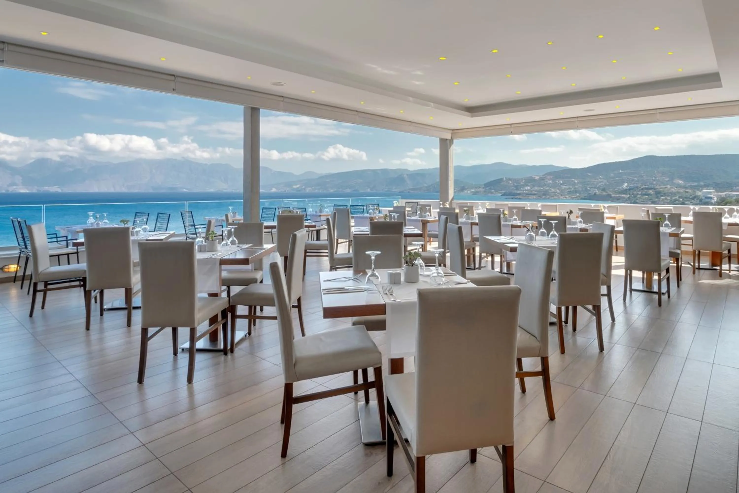 Restaurant/places to eat in Miramare Resort & Spa
