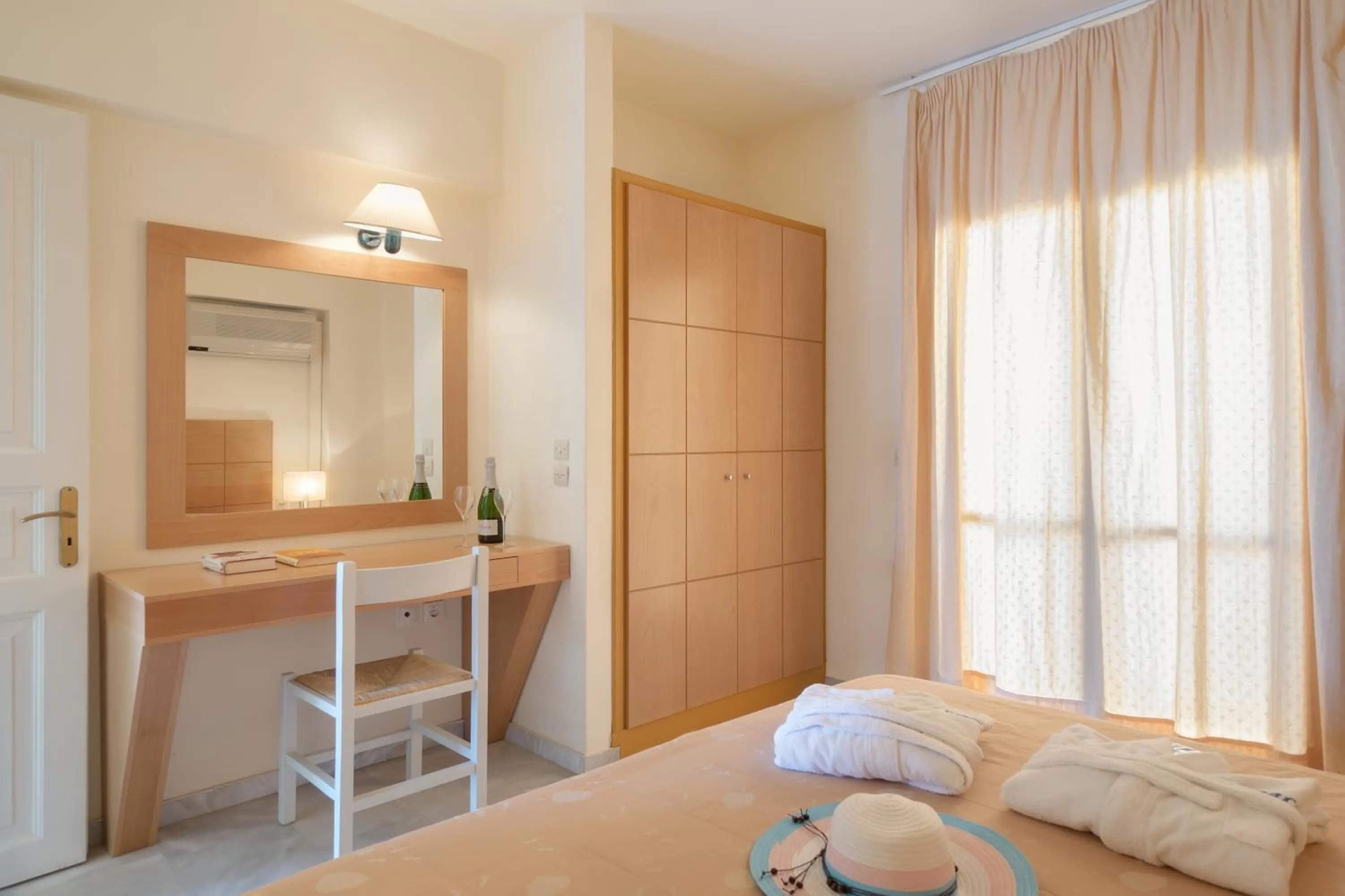 Bedroom, Bed in Mare Hotel Apartments