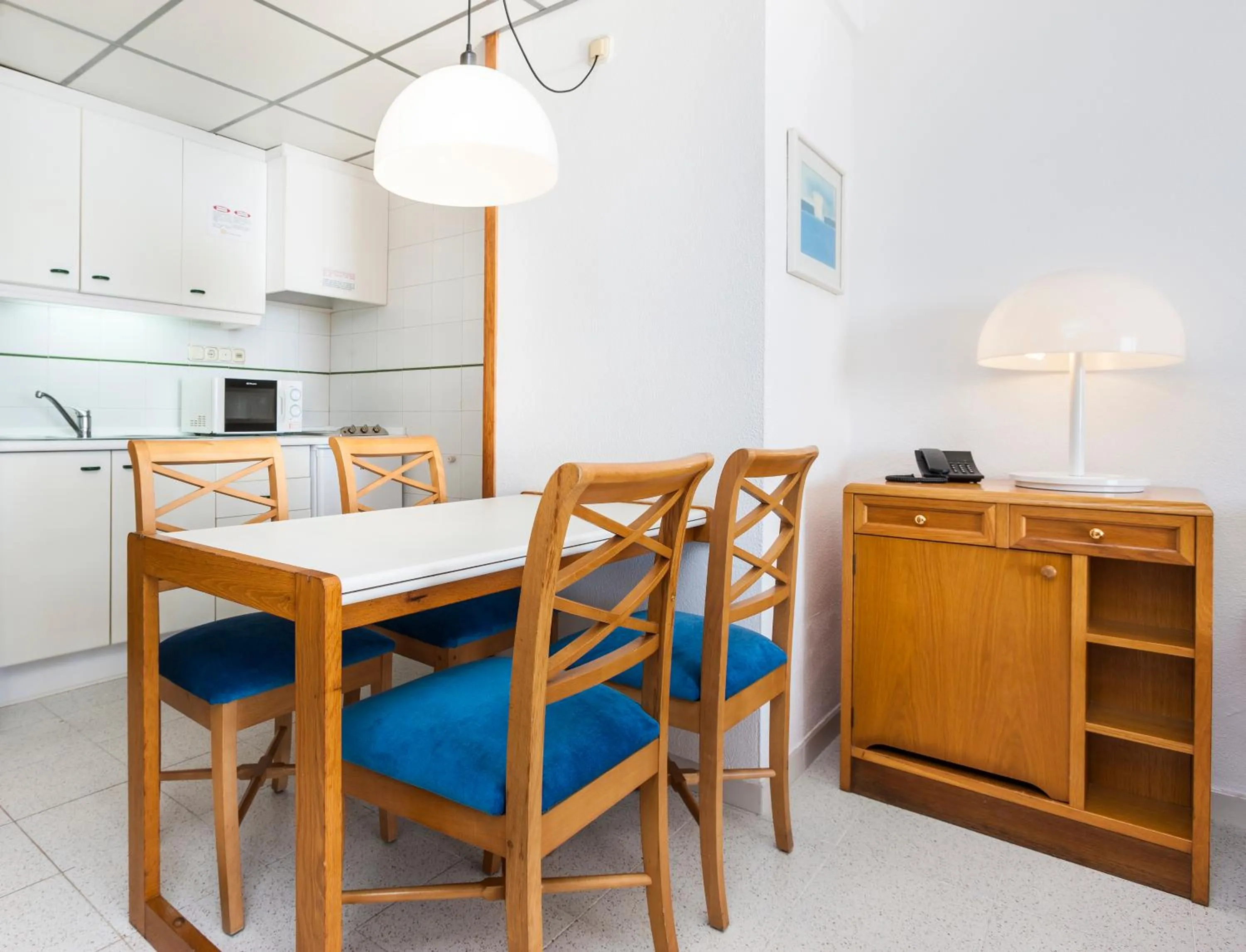 Dining area in Globales Nova