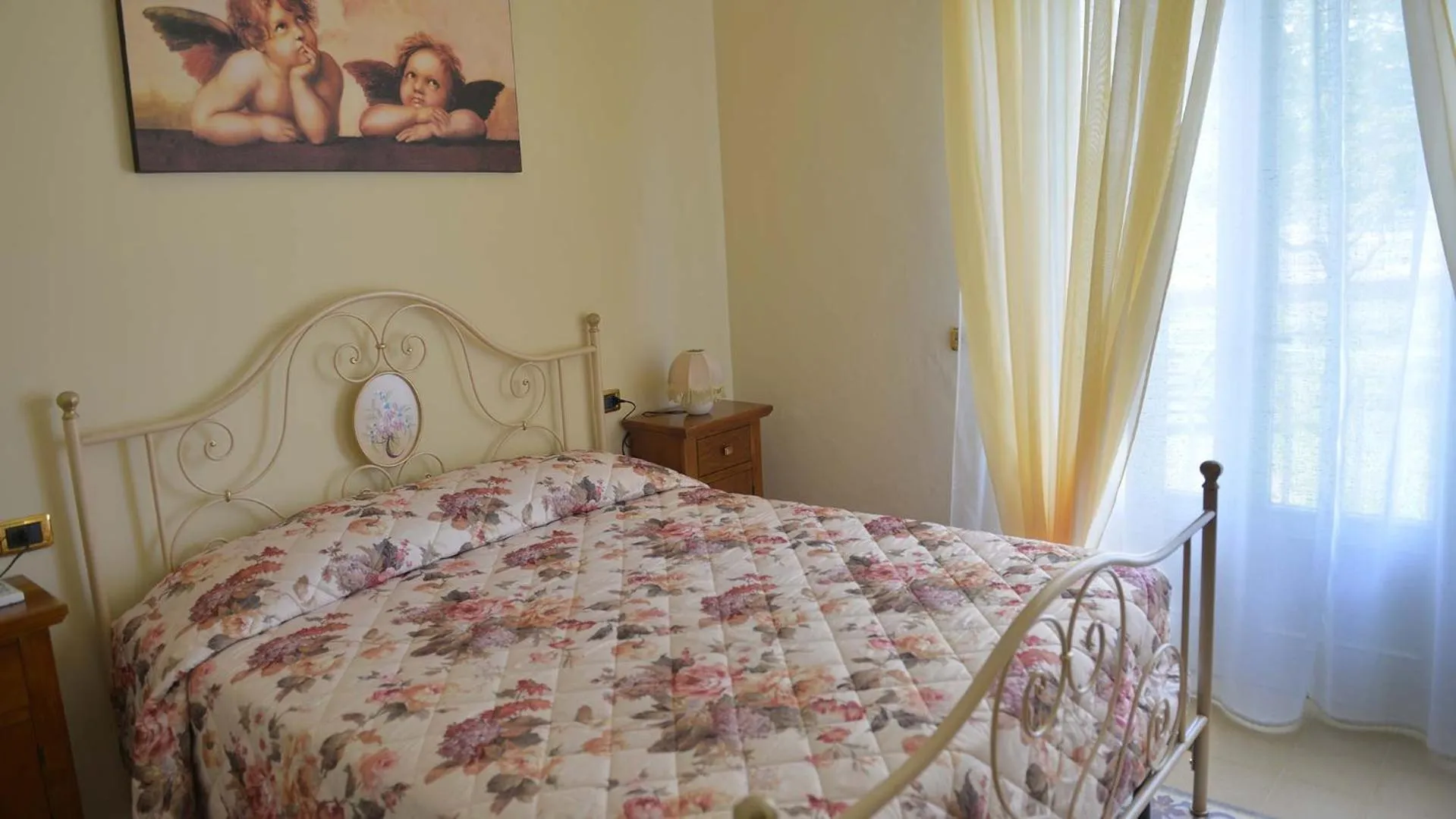 Photo of the whole room in La Locanda Francigena