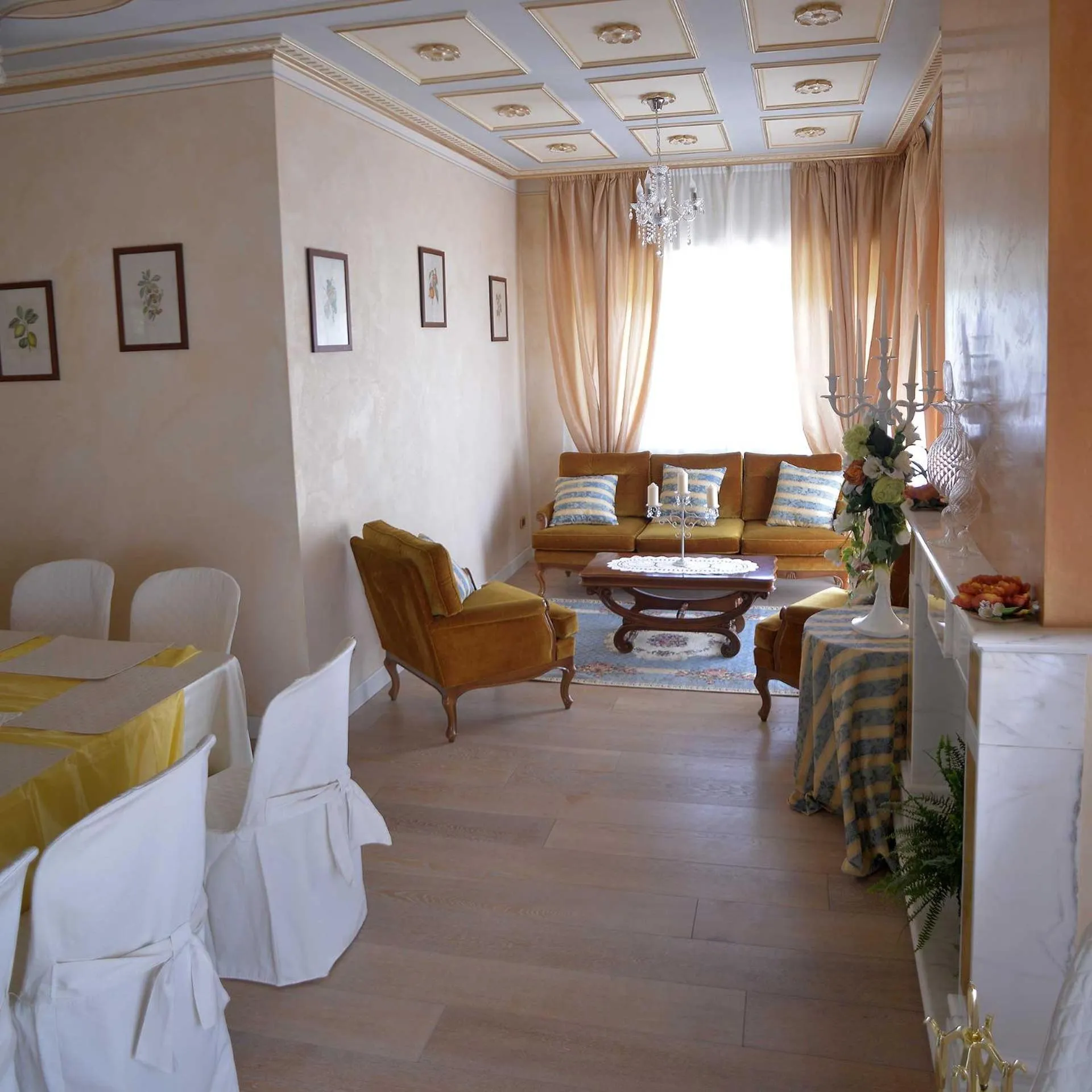 Communal lounge/ TV room in La Locanda Francigena