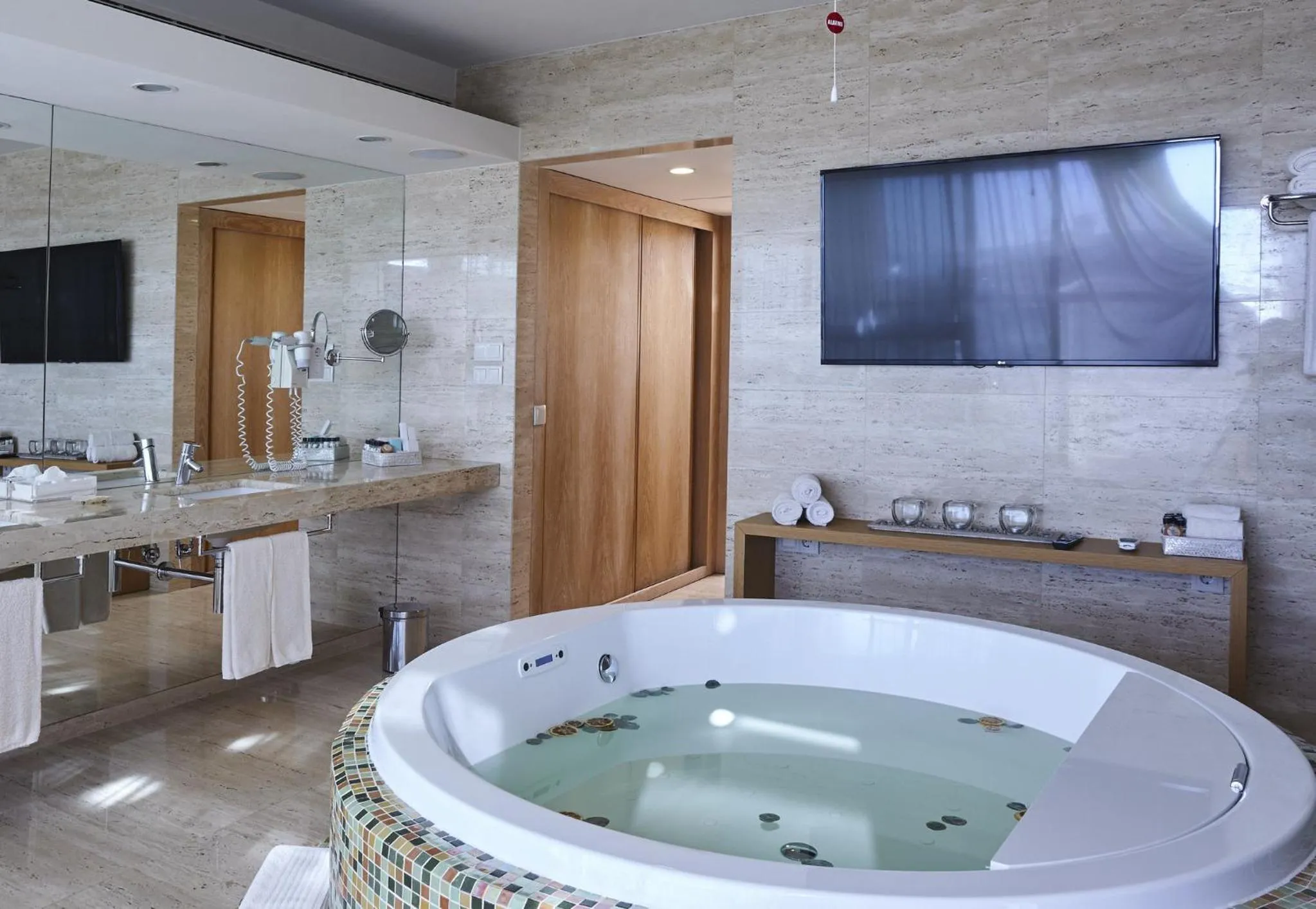 Photo of the whole room in Crowne Plaza Vilamoura - Algarve by IHG