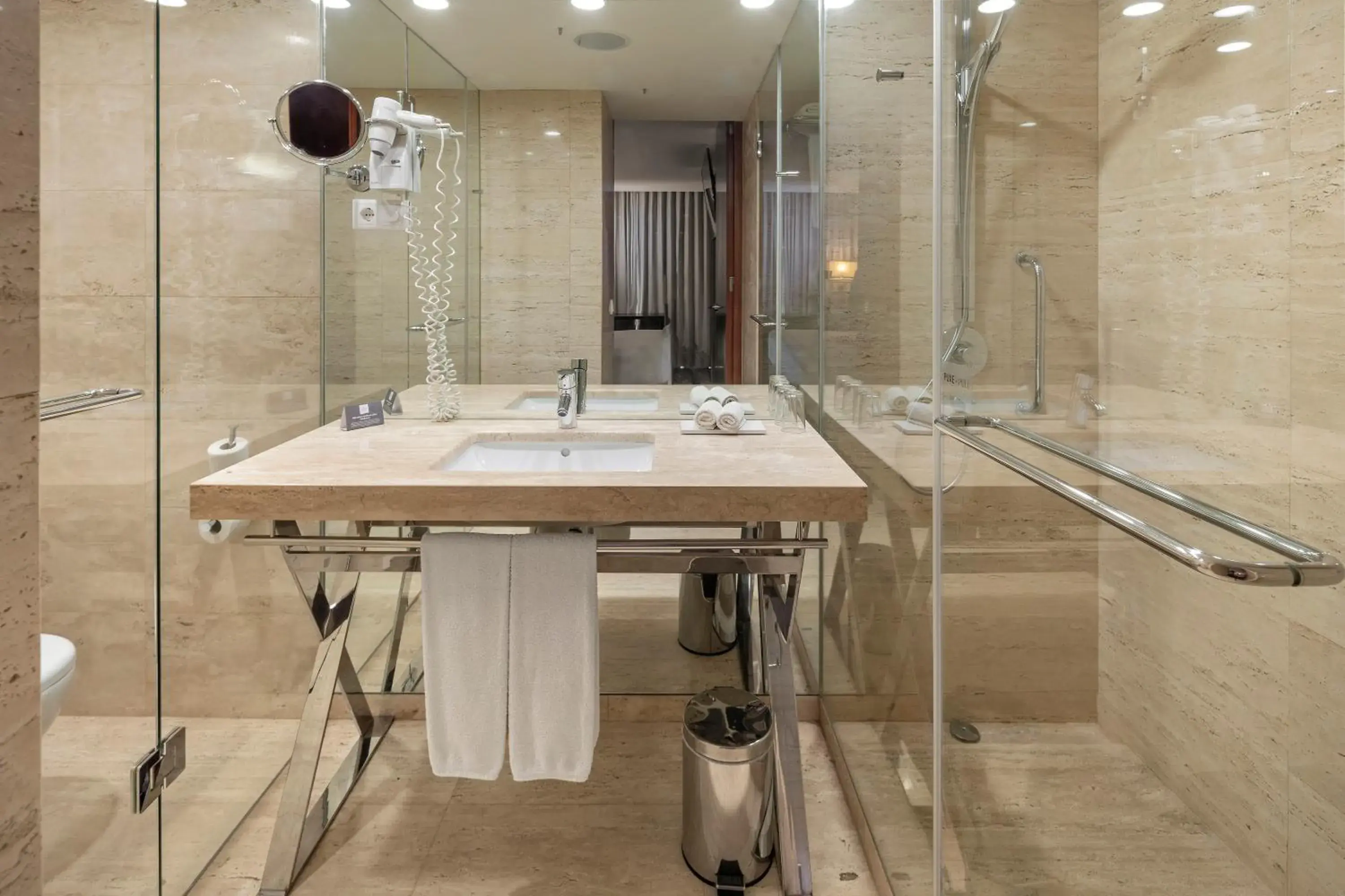 Photo of the whole room in Crowne Plaza Vilamoura - Algarve by IHG Photo of the whole room in Crowne Plaza Vilamoura - Algarve by IHG