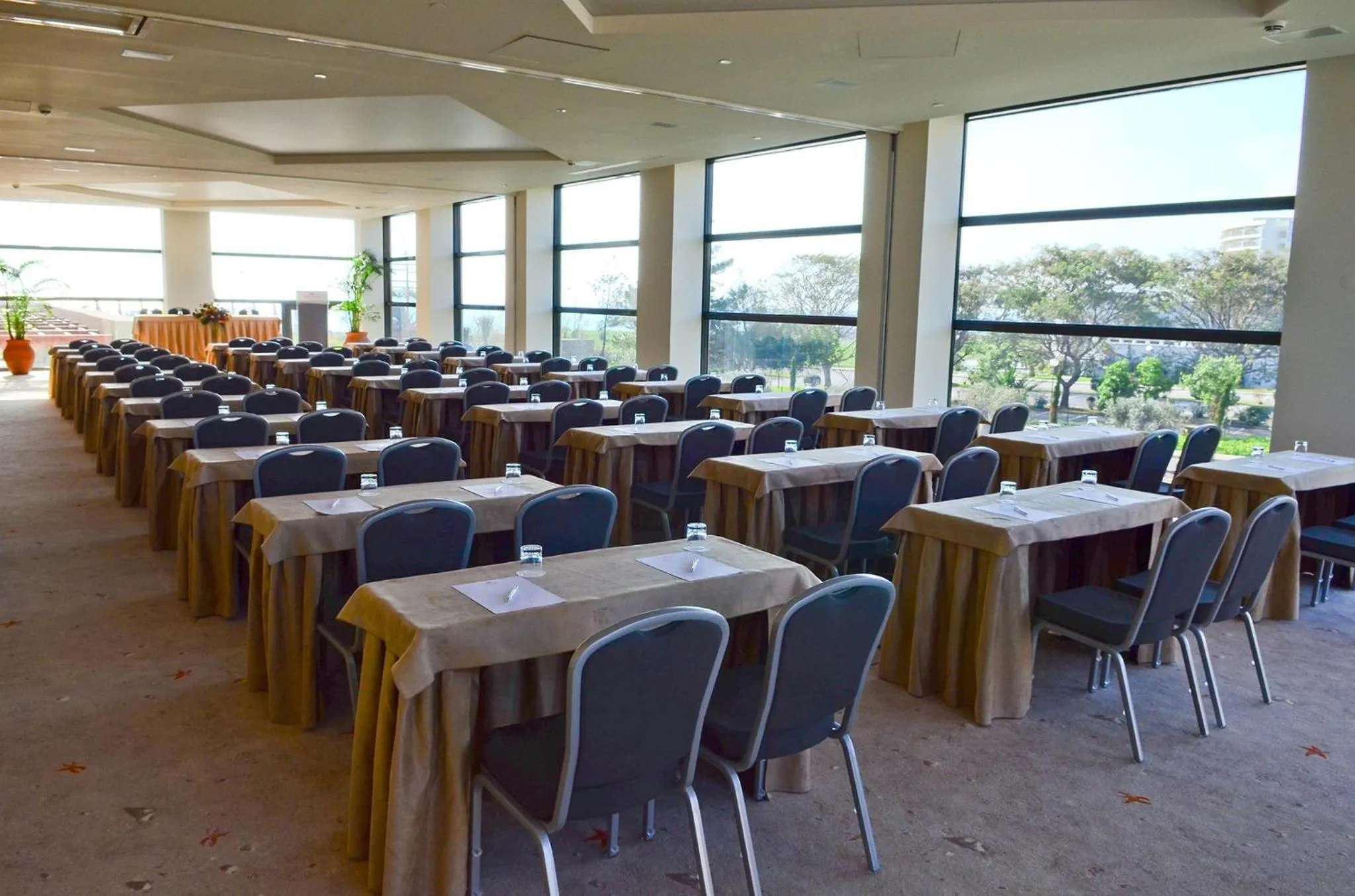 Meeting/conference room in Crowne Plaza Vilamoura - Algarve by IHG
