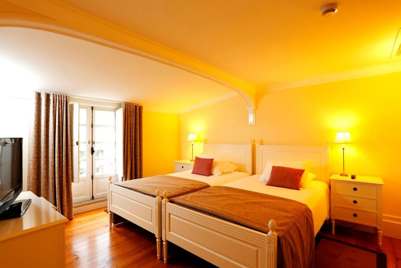 Photo of the whole room, Bed in Parador Casa Da Insua