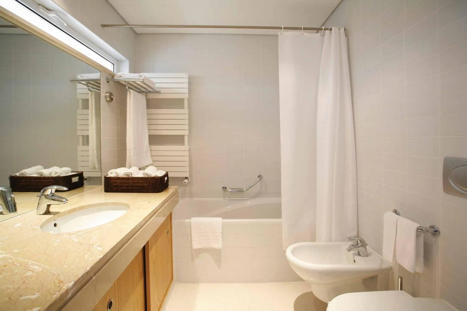 Bathroom in Montebelo Aguieira Lake Resort & Spa