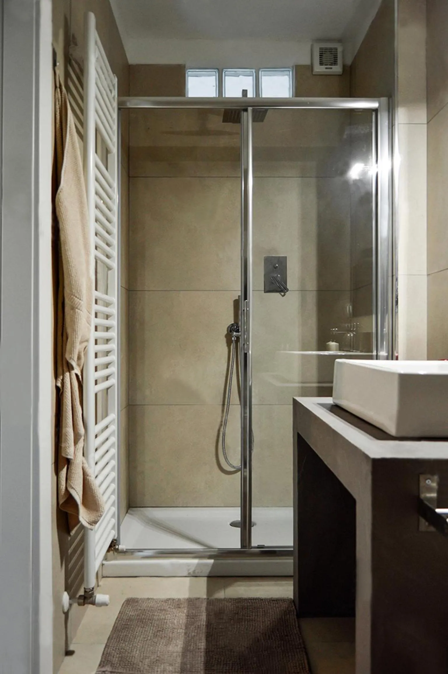 Shower in B&B Il Picchio