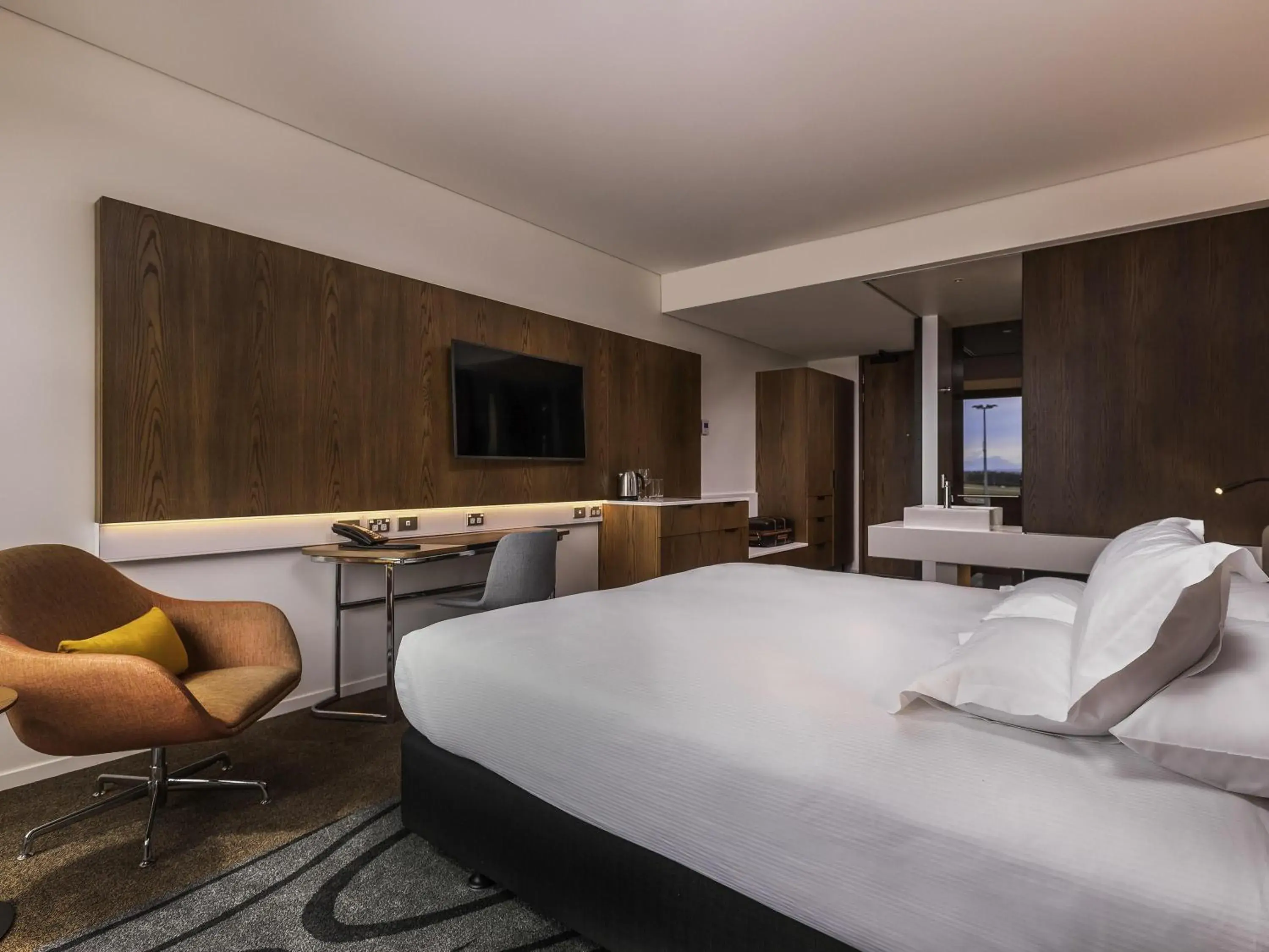 Bedroom, Bed in Novotel Christchurch Airport Bedroom, Bed in Novotel Christchurch Airport