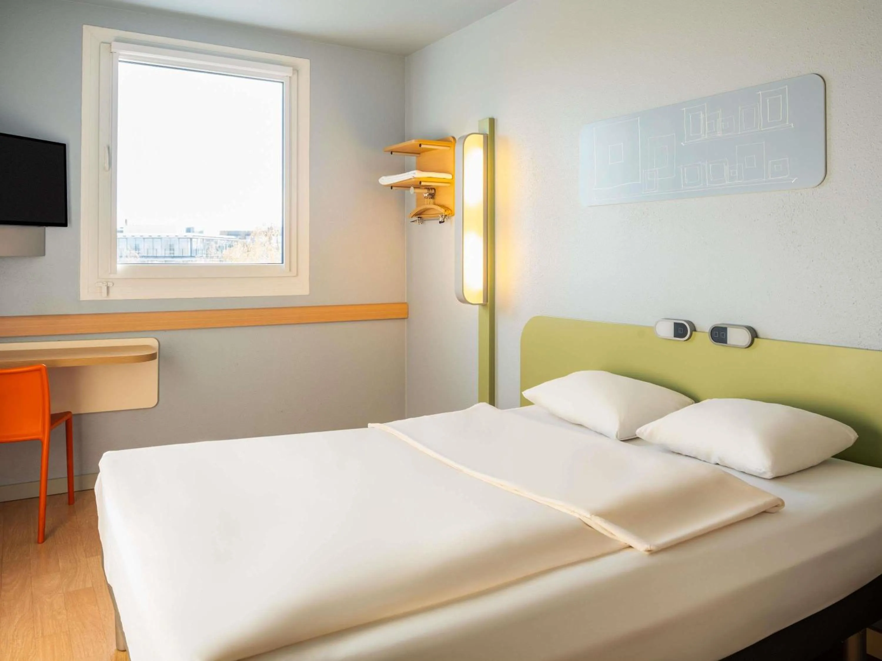 Bedroom, Bed in ibis budget Muenchen Ost Messe
