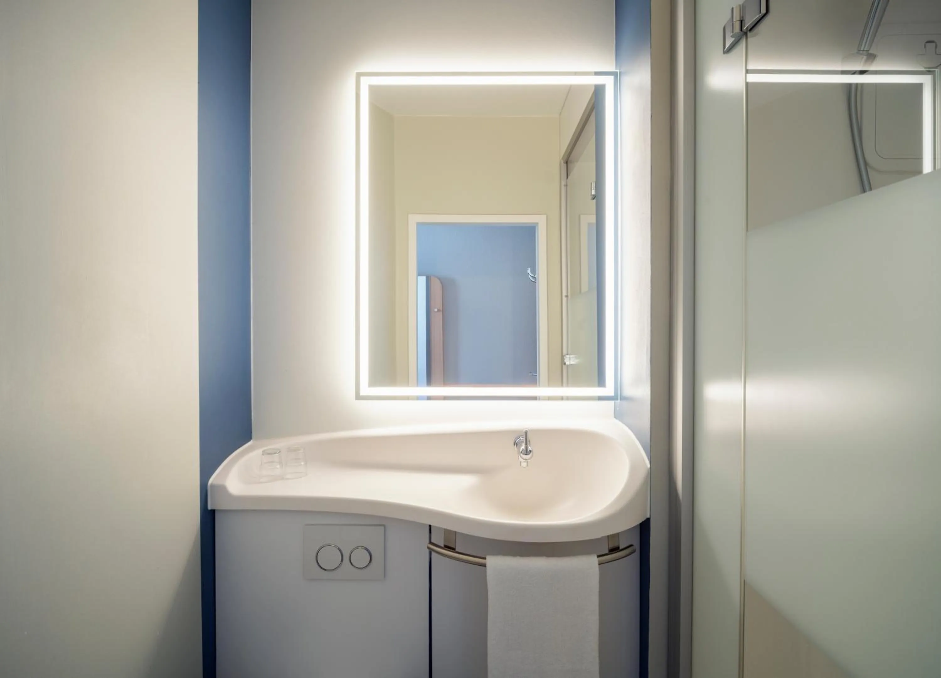 Shower in ibis budget Muenchen Ost Messe