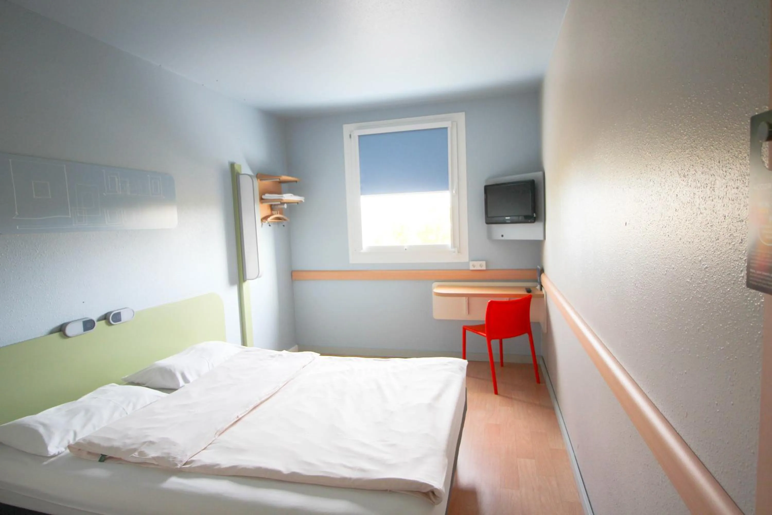 Photo of the whole room, Bed in ibis budget Muenchen Ost Messe