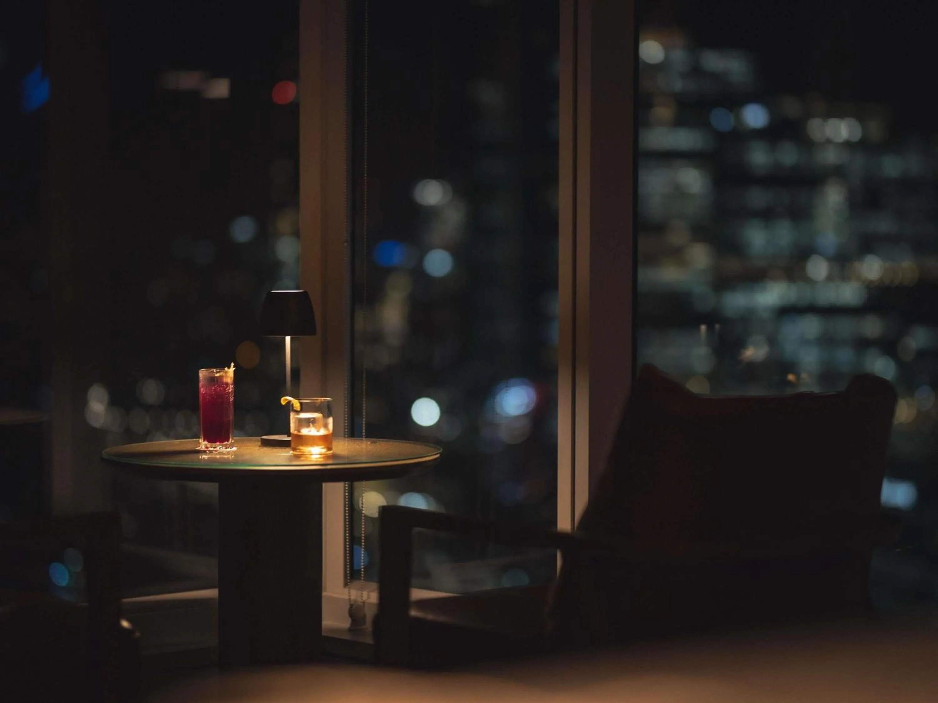 Lounge or bar in Sofitel Sydney Darling Harbour