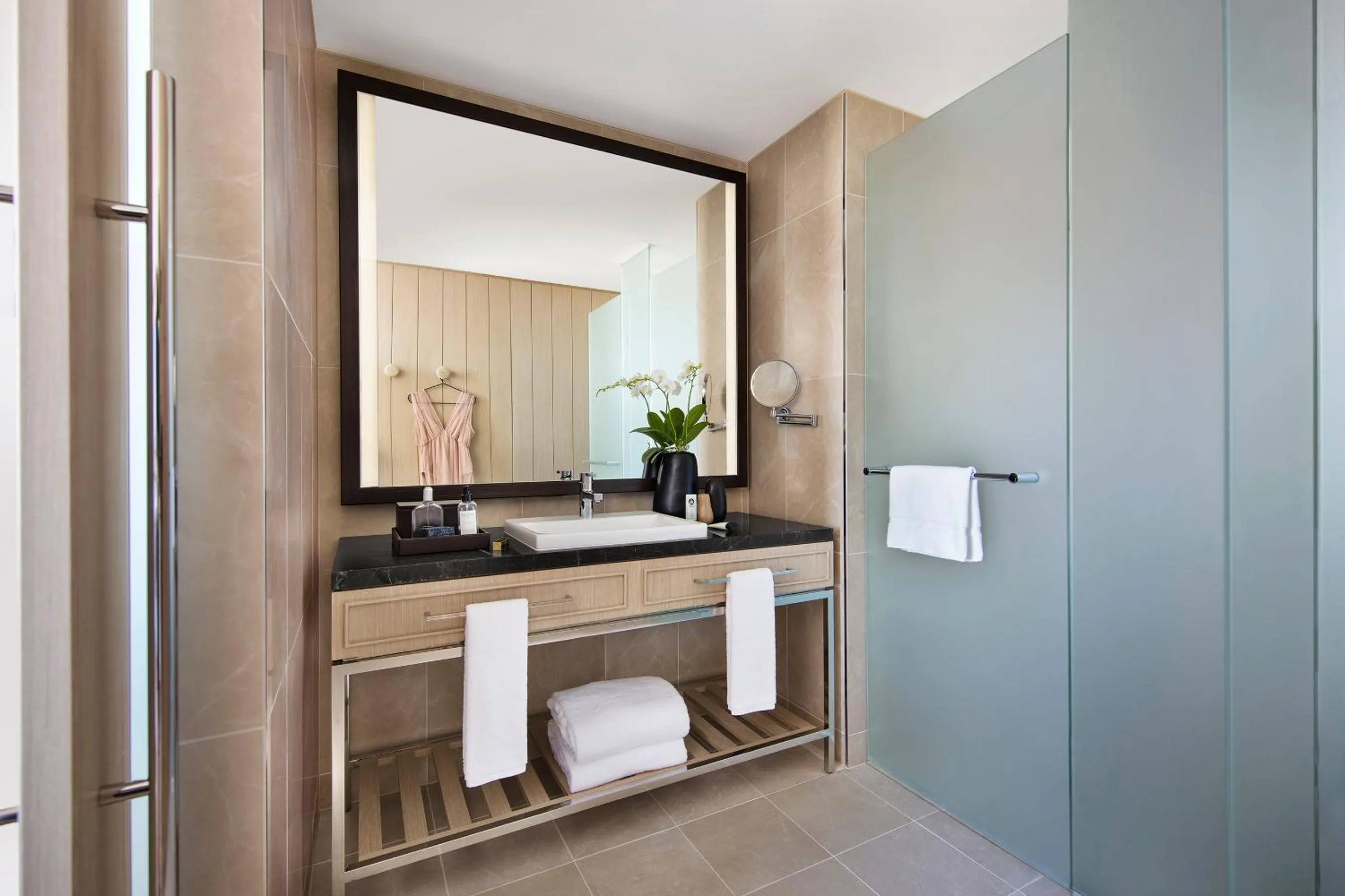 Bathroom in Sofitel Sydney Darling Harbour