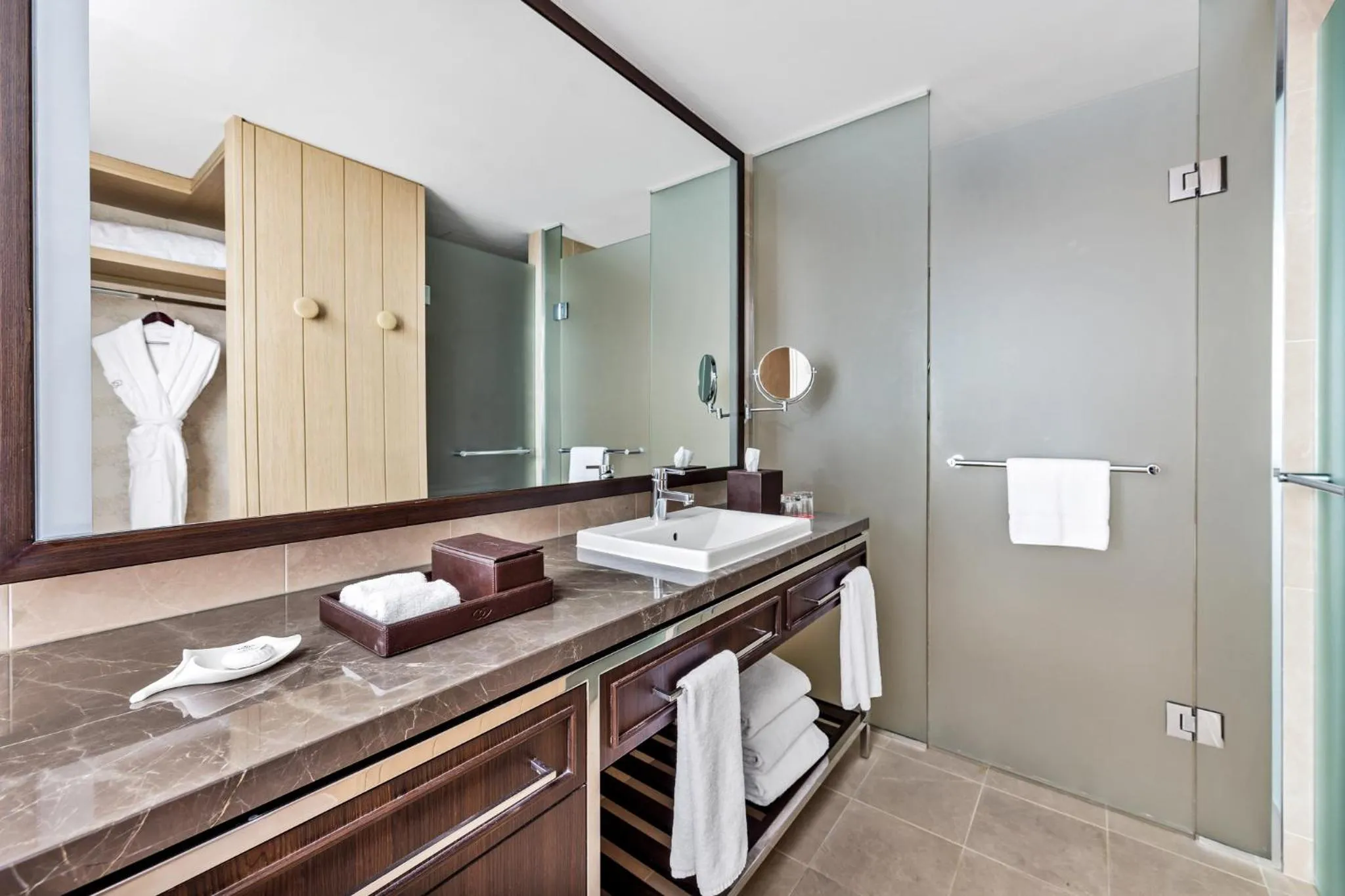 Bathroom in Sofitel Sydney Darling Harbour