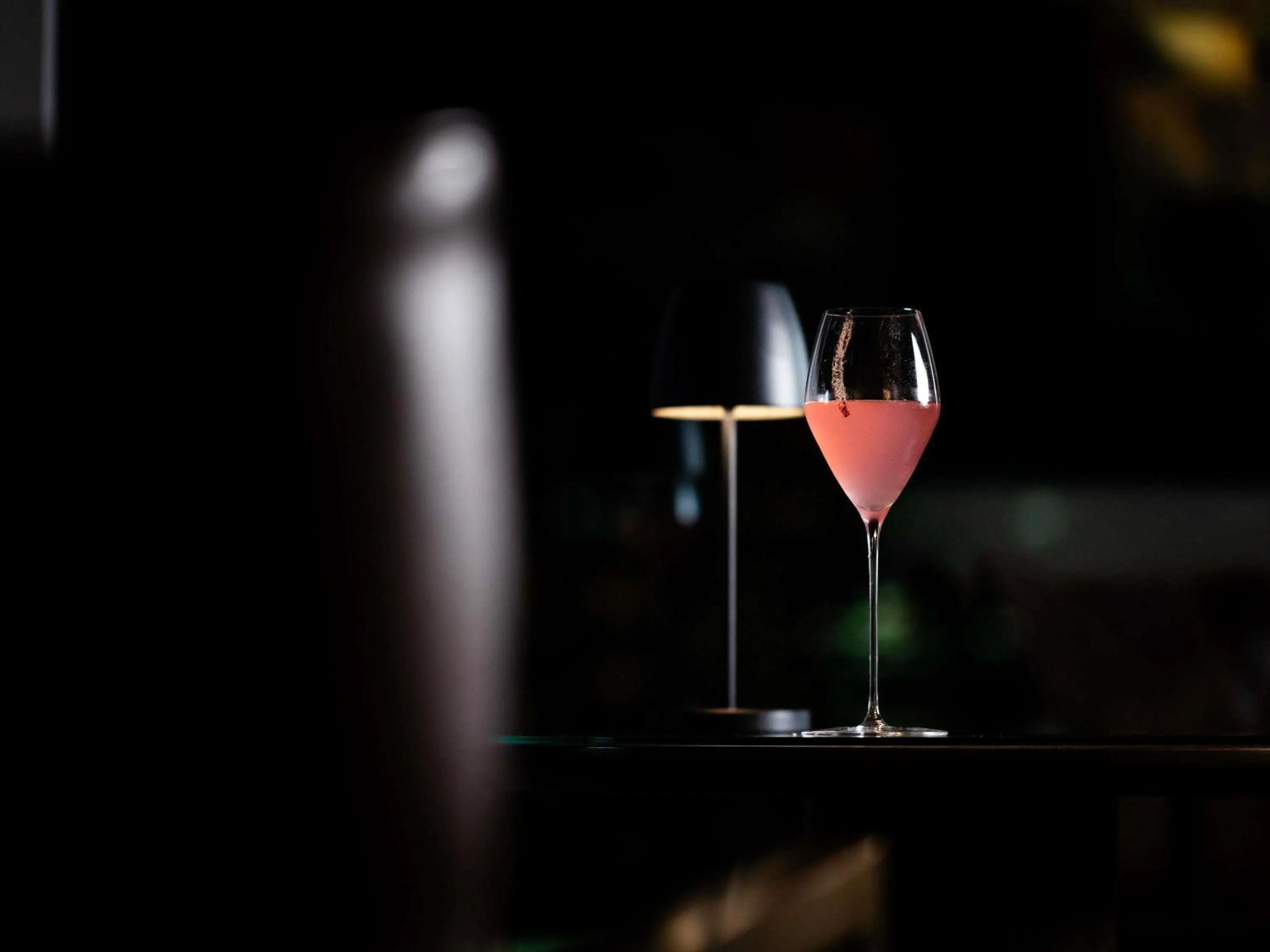 Lounge or bar in Sofitel Sydney Darling Harbour