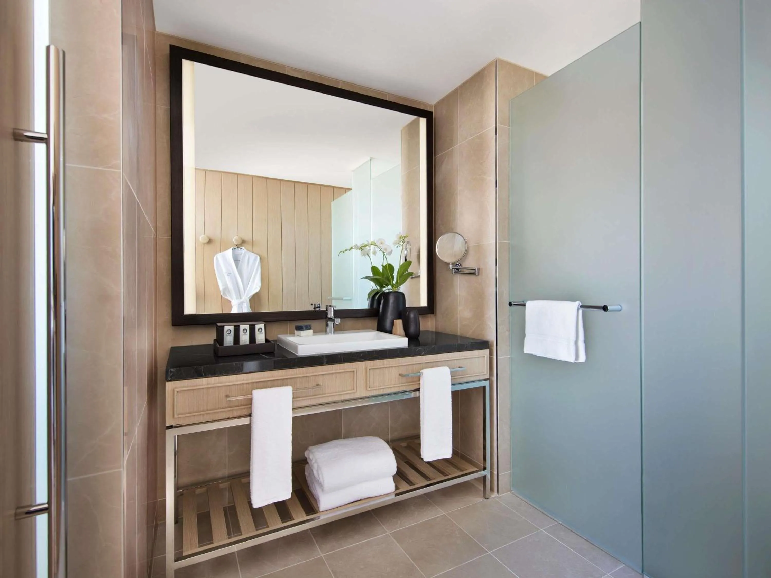 Superior Room with Two Double Beds and Darling Harbor View in Sofitel Sydney Darling Harbour