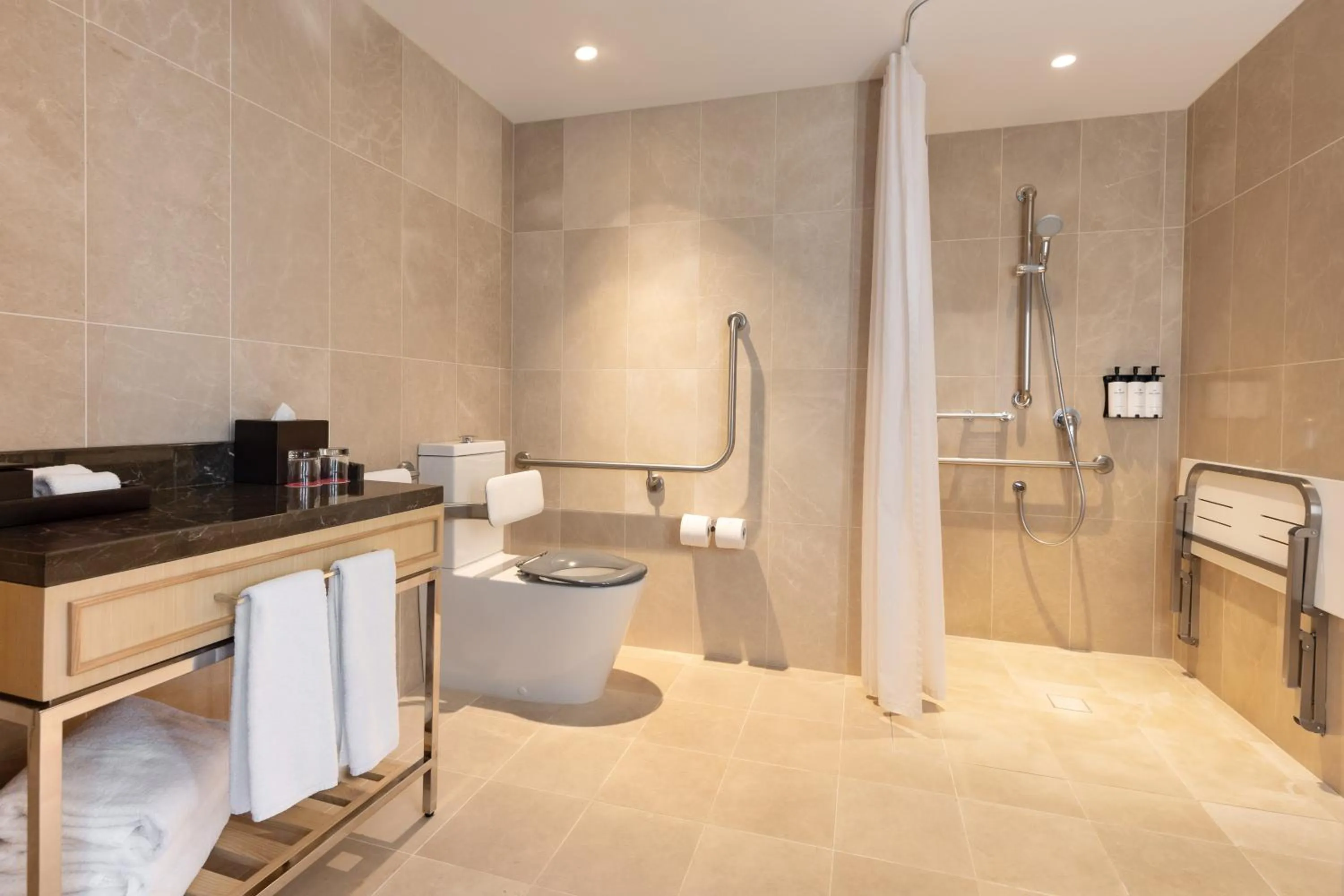 Bathroom in Sofitel Sydney Darling Harbour