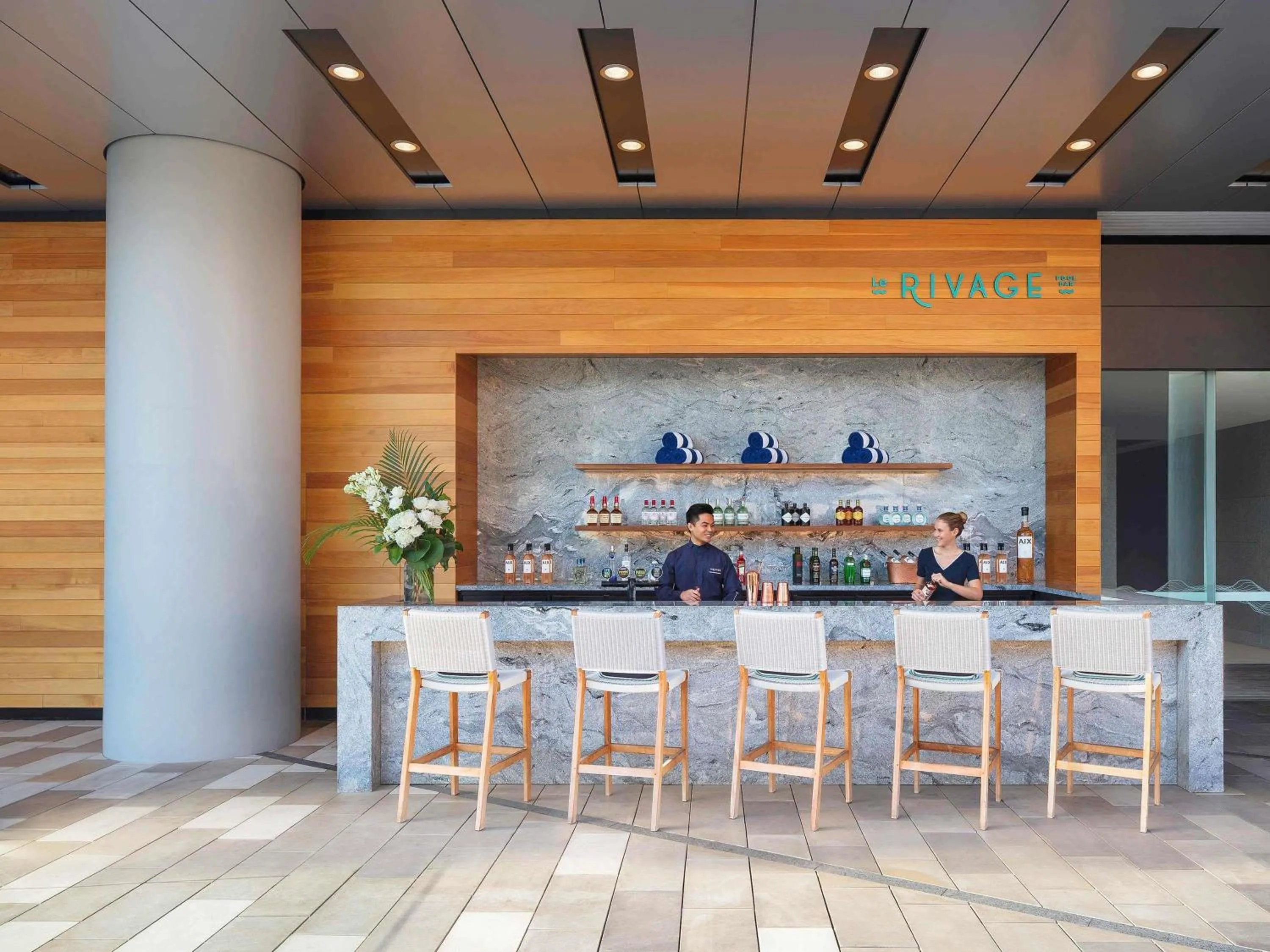 Lounge or bar in Sofitel Sydney Darling Harbour