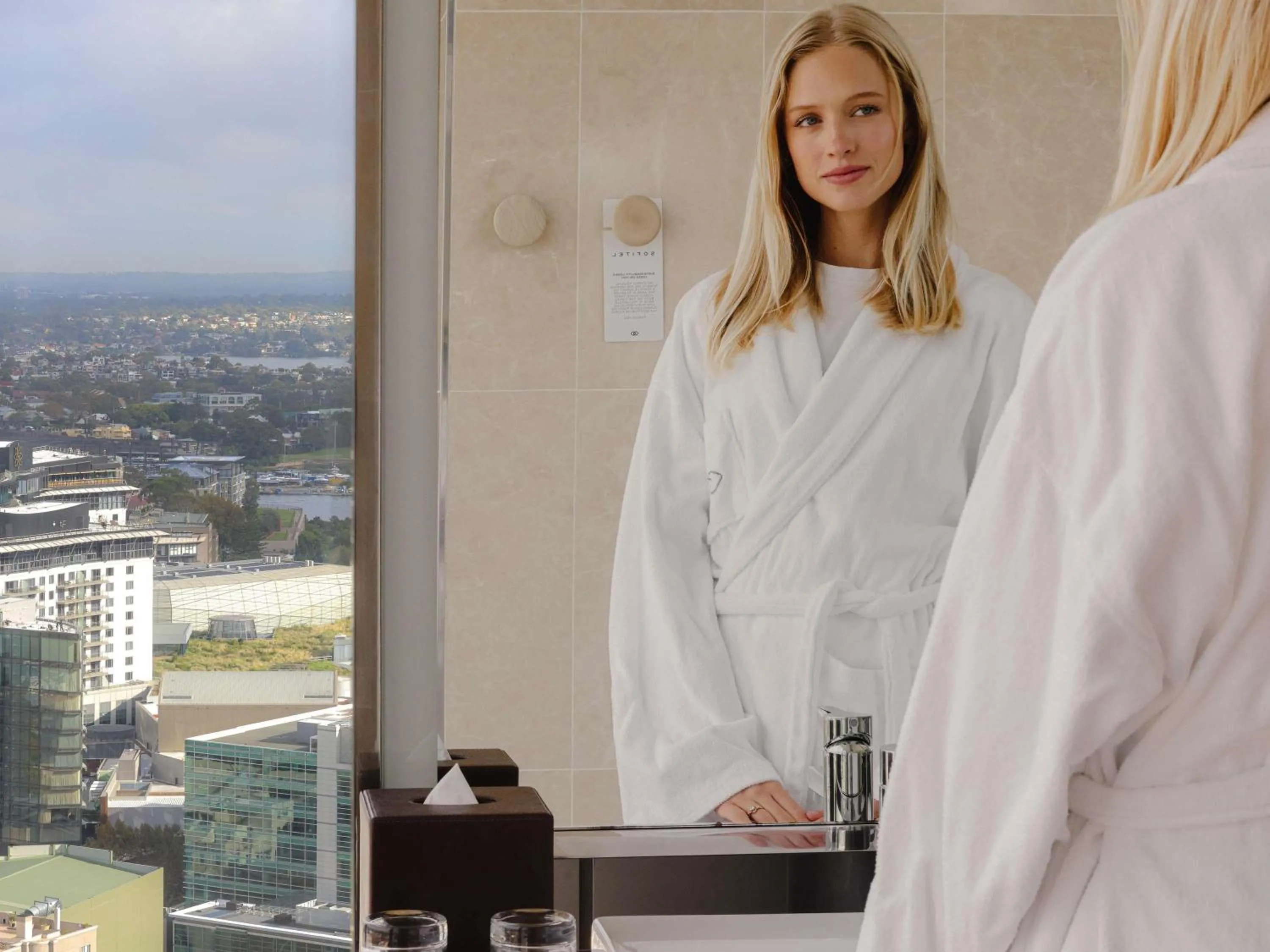 Photo of the whole room in Sofitel Sydney Darling Harbour