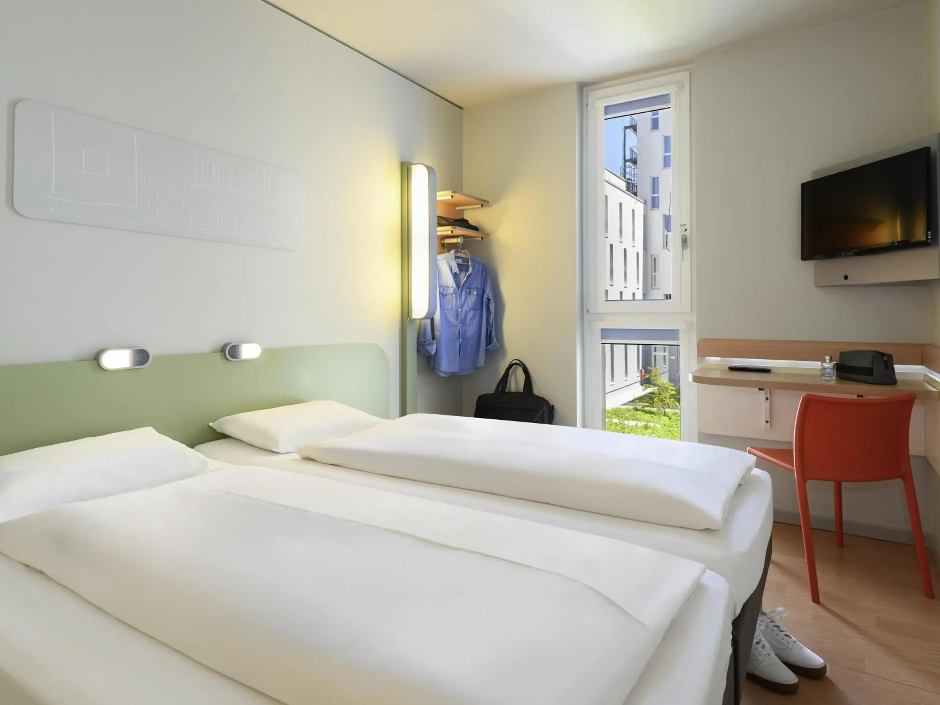 Bedroom, Bed in ibis budget Muenchen City Olympiapark Bedroom, Bed in ibis budget Muenchen City Olympiapark