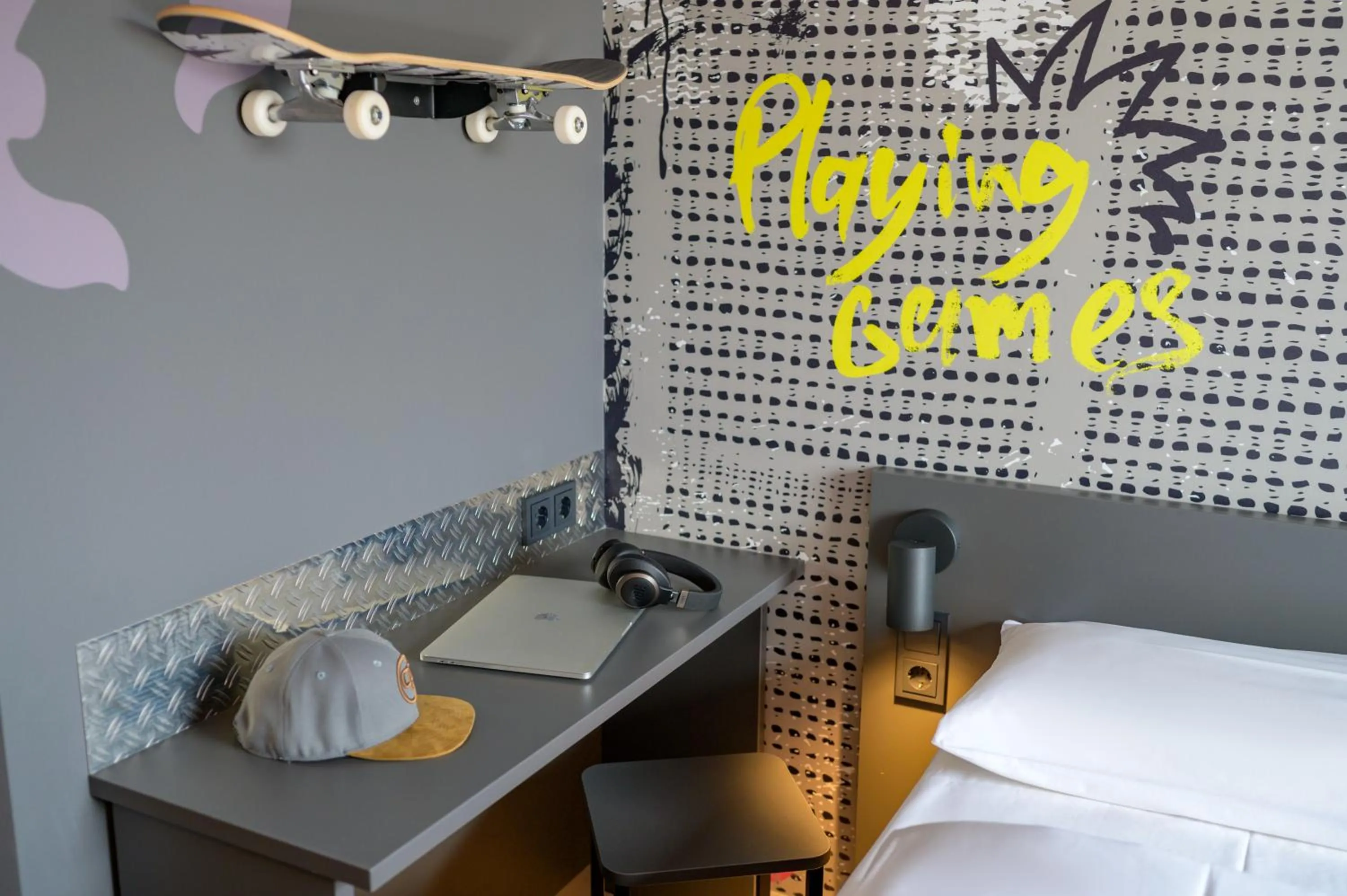 Bed in Felix Hotel Darmstadt