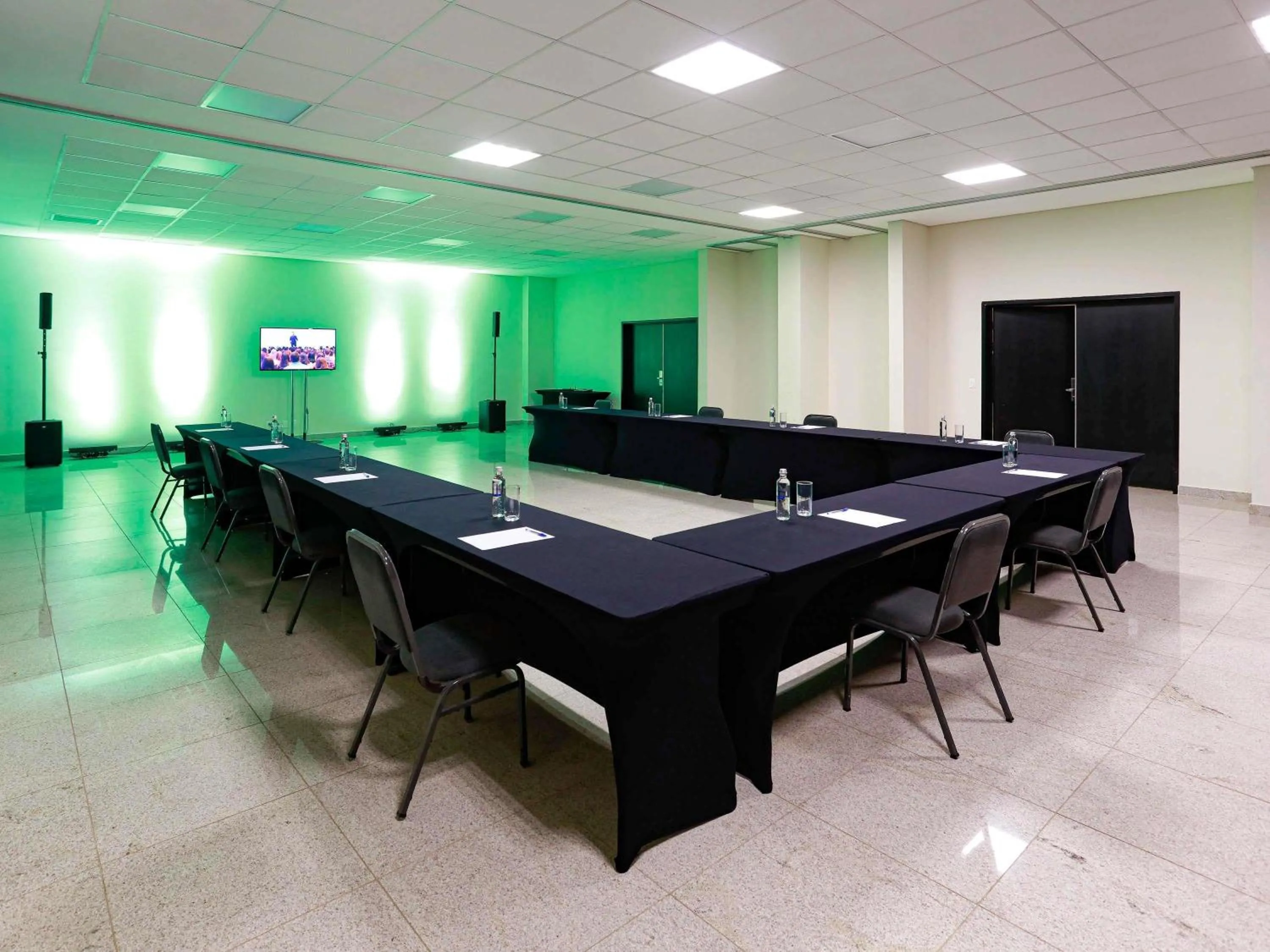 Meeting/conference room in ibis Styles Taubate