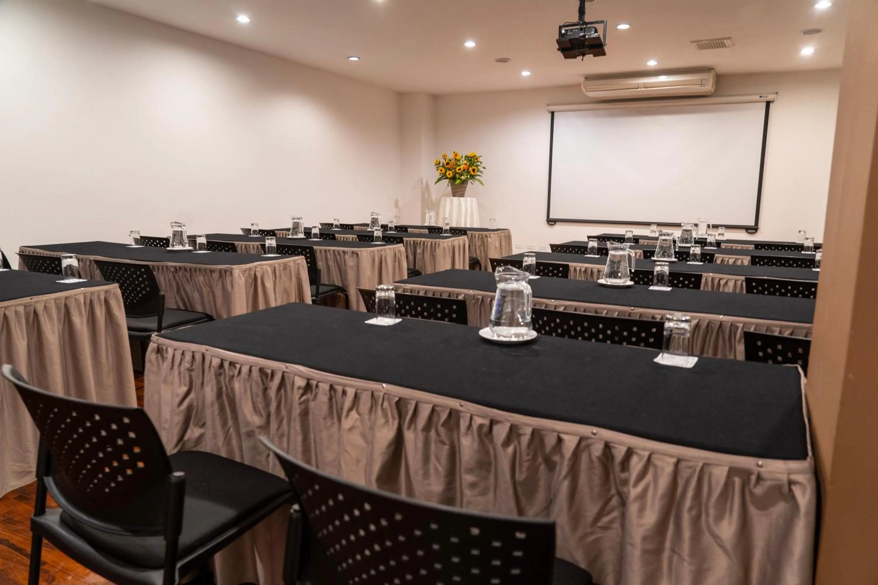 Meeting/conference room in Hotel Jose Antonio Cusco