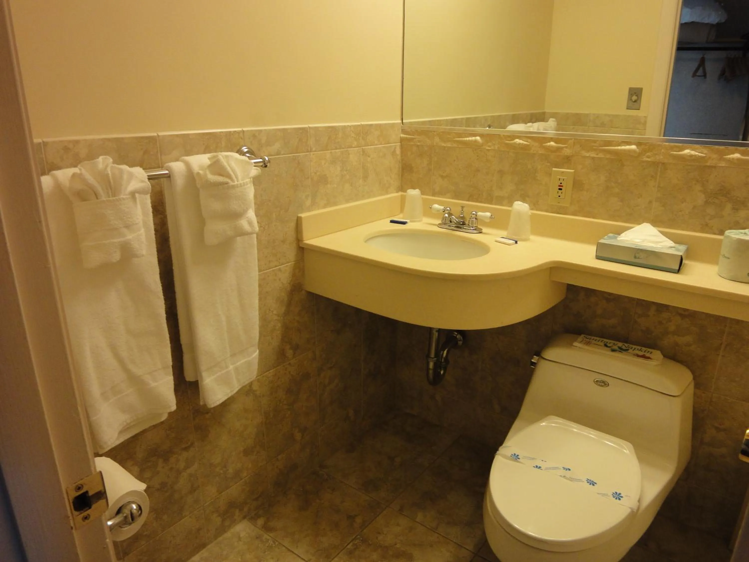 Bathroom in Hyannis Travel Inn