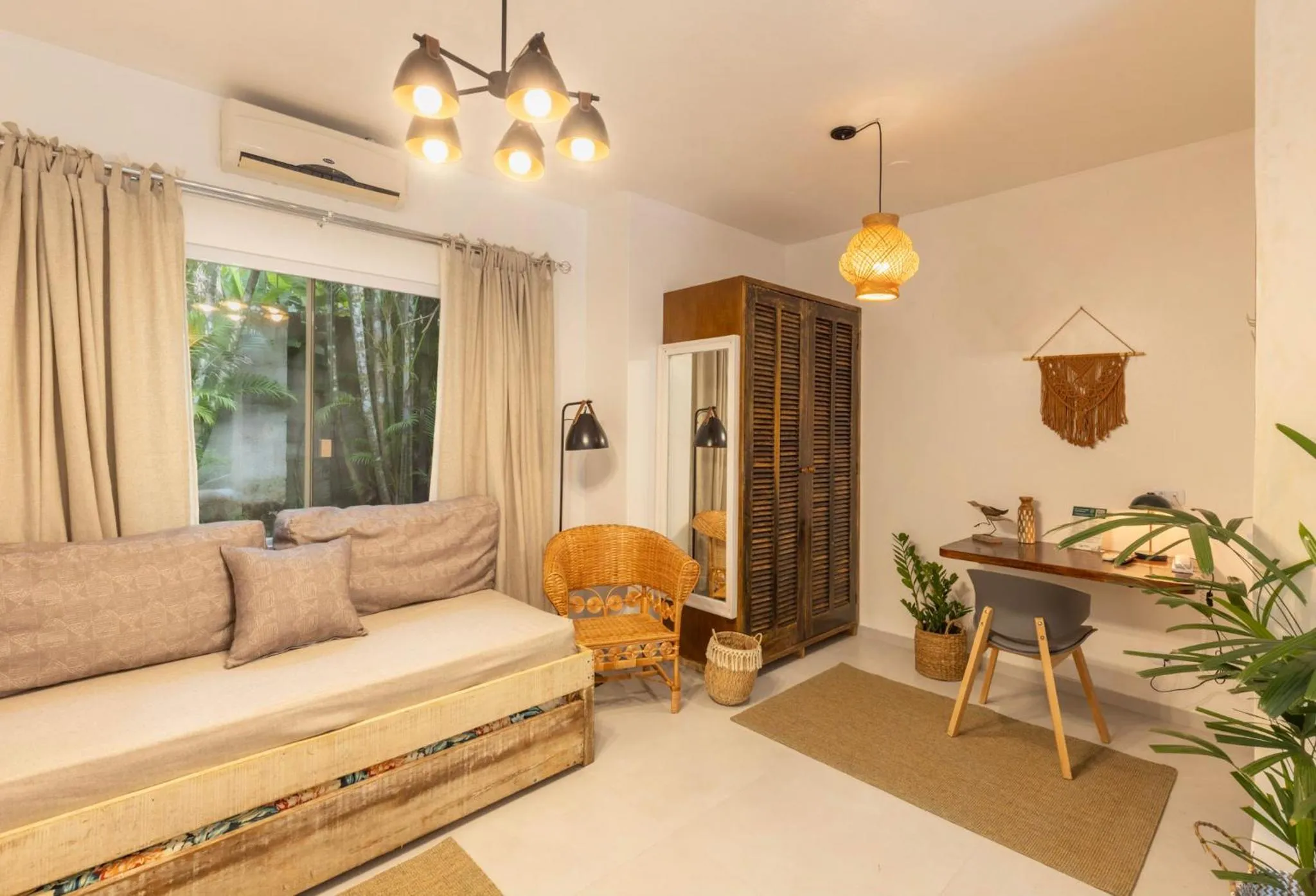 Photo of the whole room in Itamambuca Eco Resort