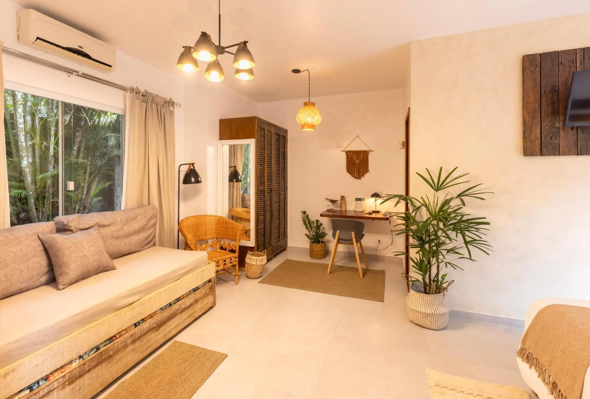 Photo of the whole room in Itamambuca Eco Resort