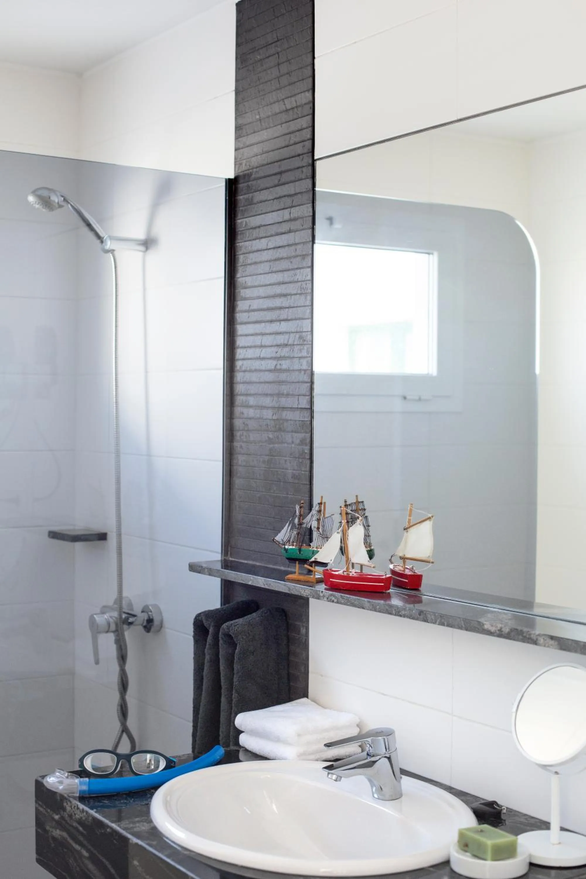 Shower in Apartamentos El Guarapo