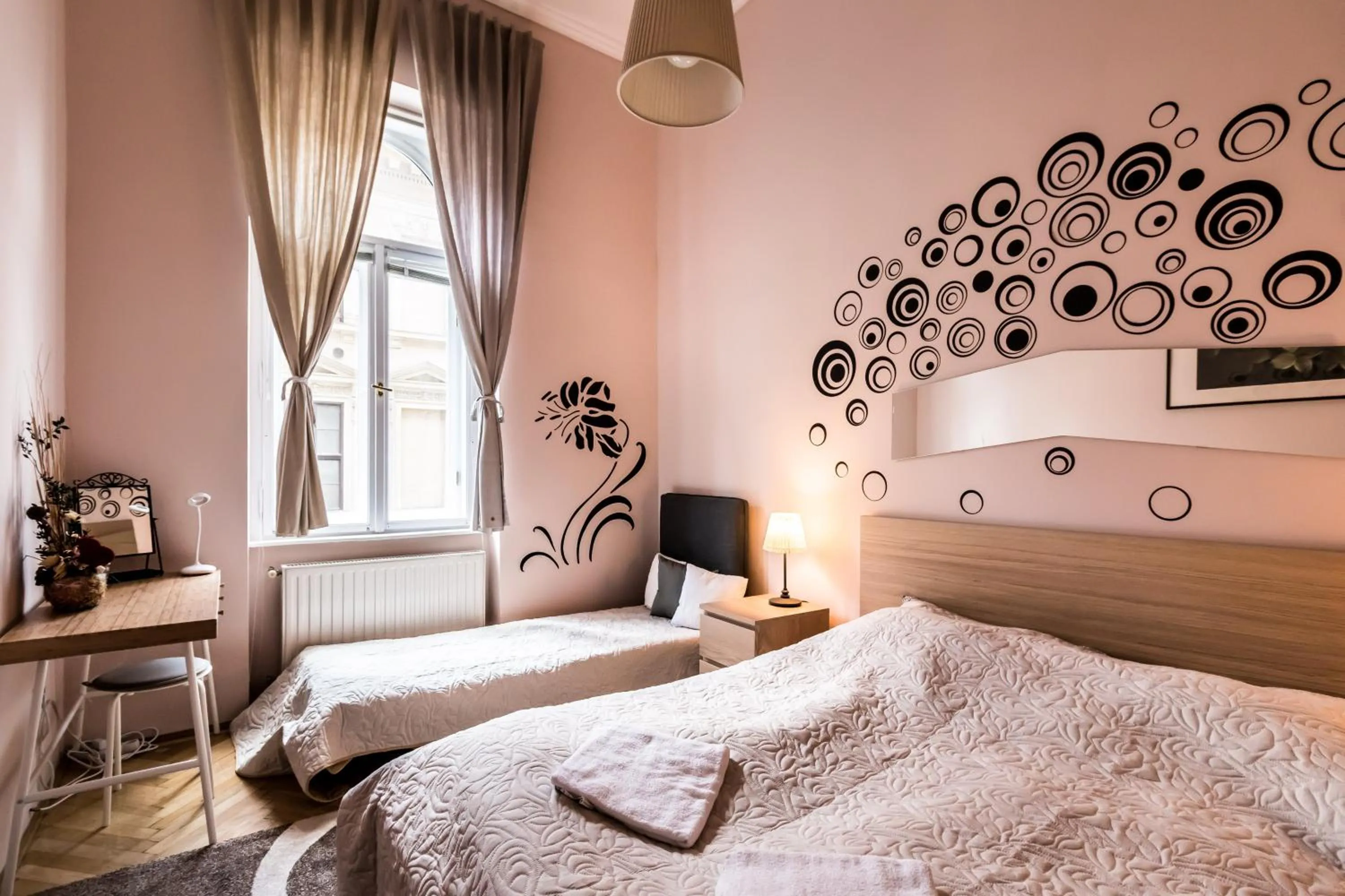 Bedroom, Bed in BpR König Design Apartment