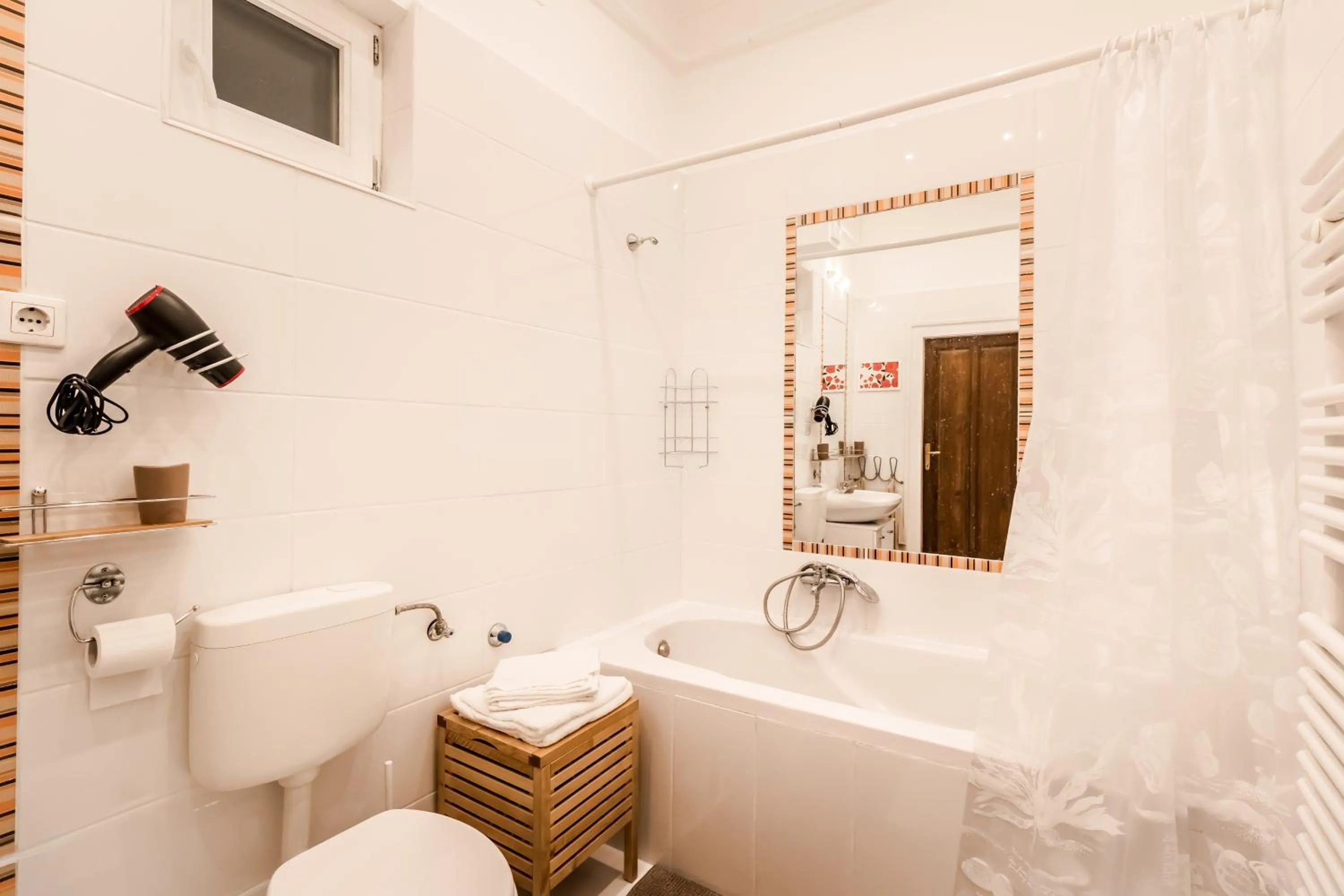 Toilet in BpR König Design Apartment