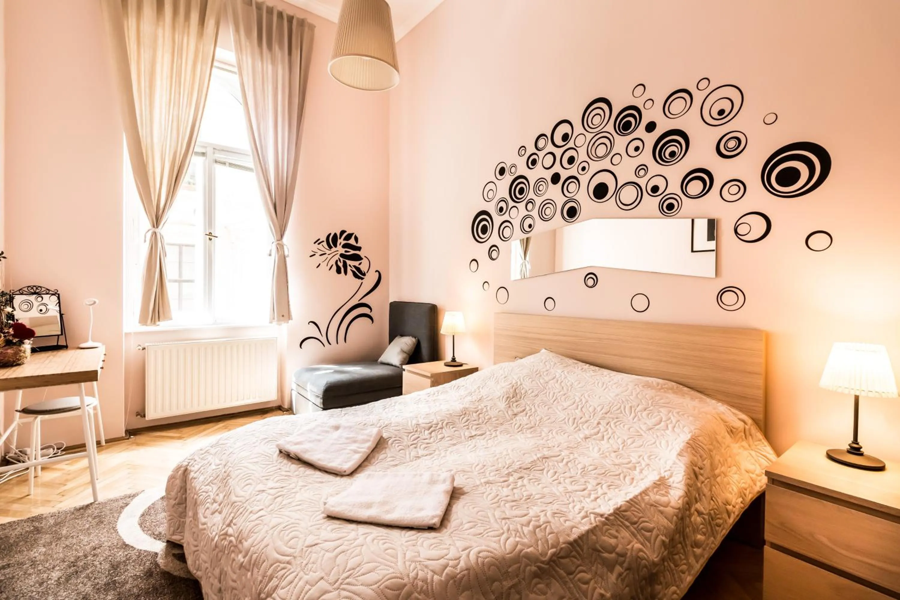 Bedroom, Bed in BpR König Design Apartment