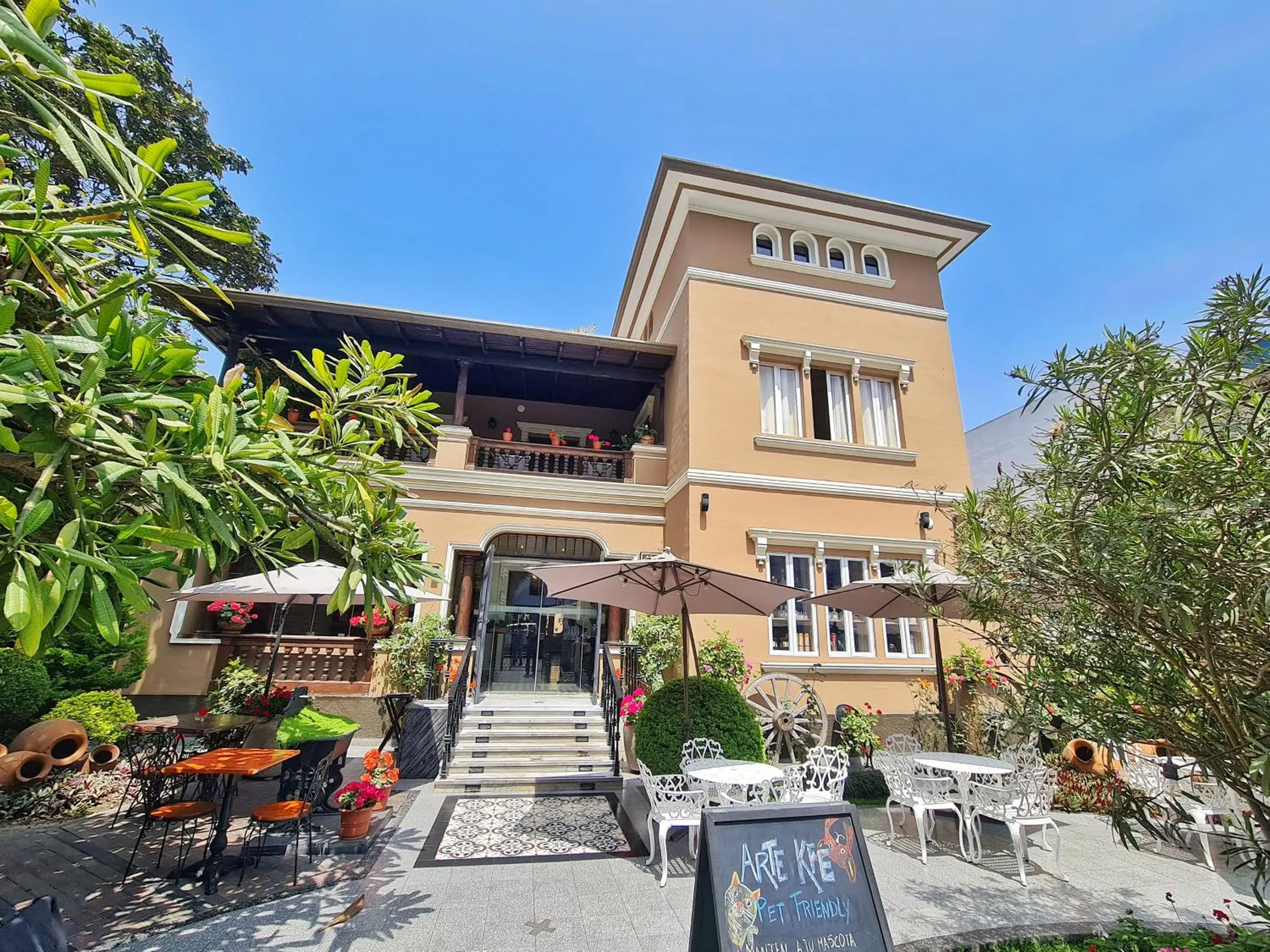 Property building in Hotel Antigua Miraflores Property building in Hotel Antigua Miraflores