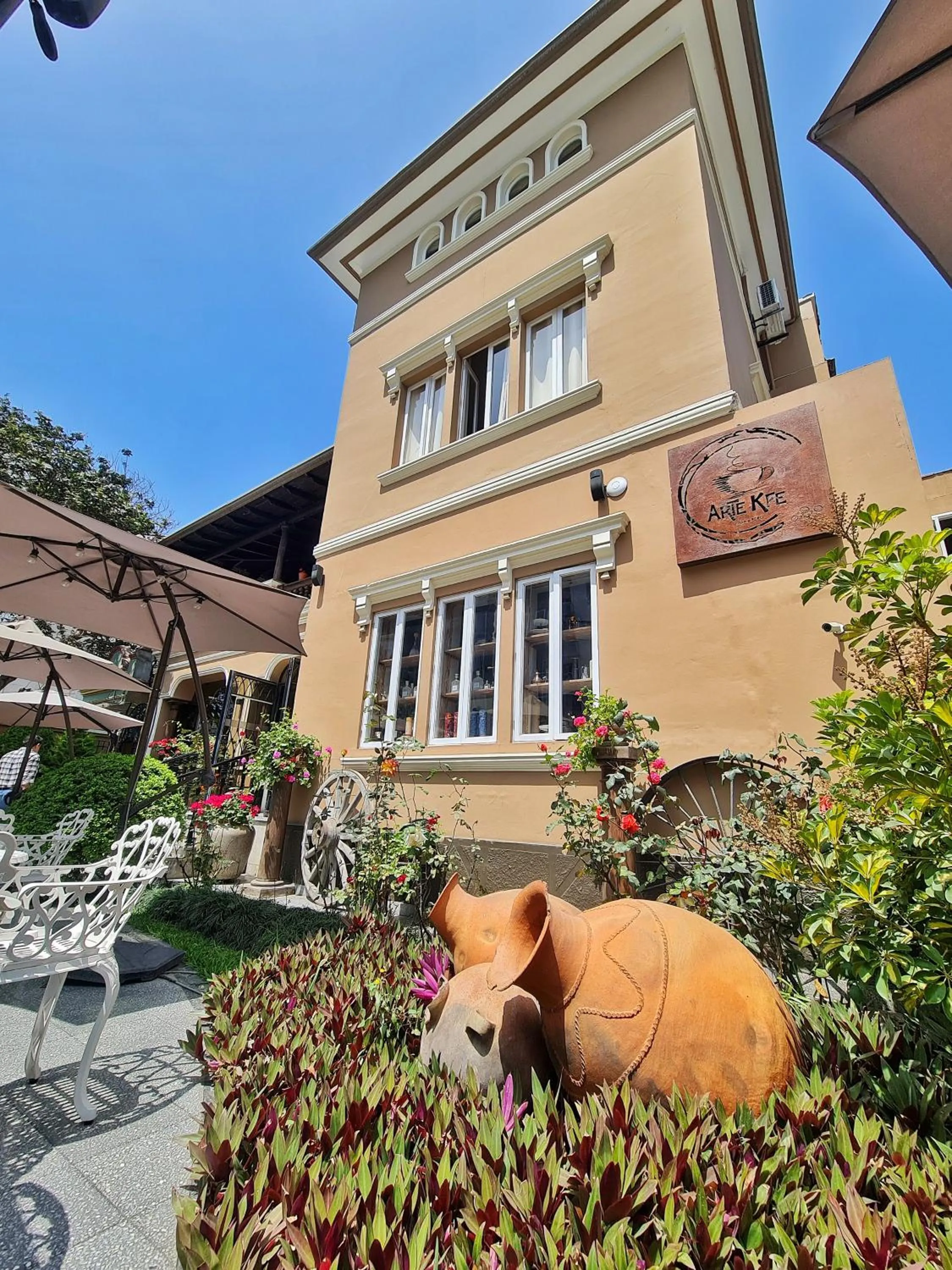 Property building in Hotel Antigua Miraflores