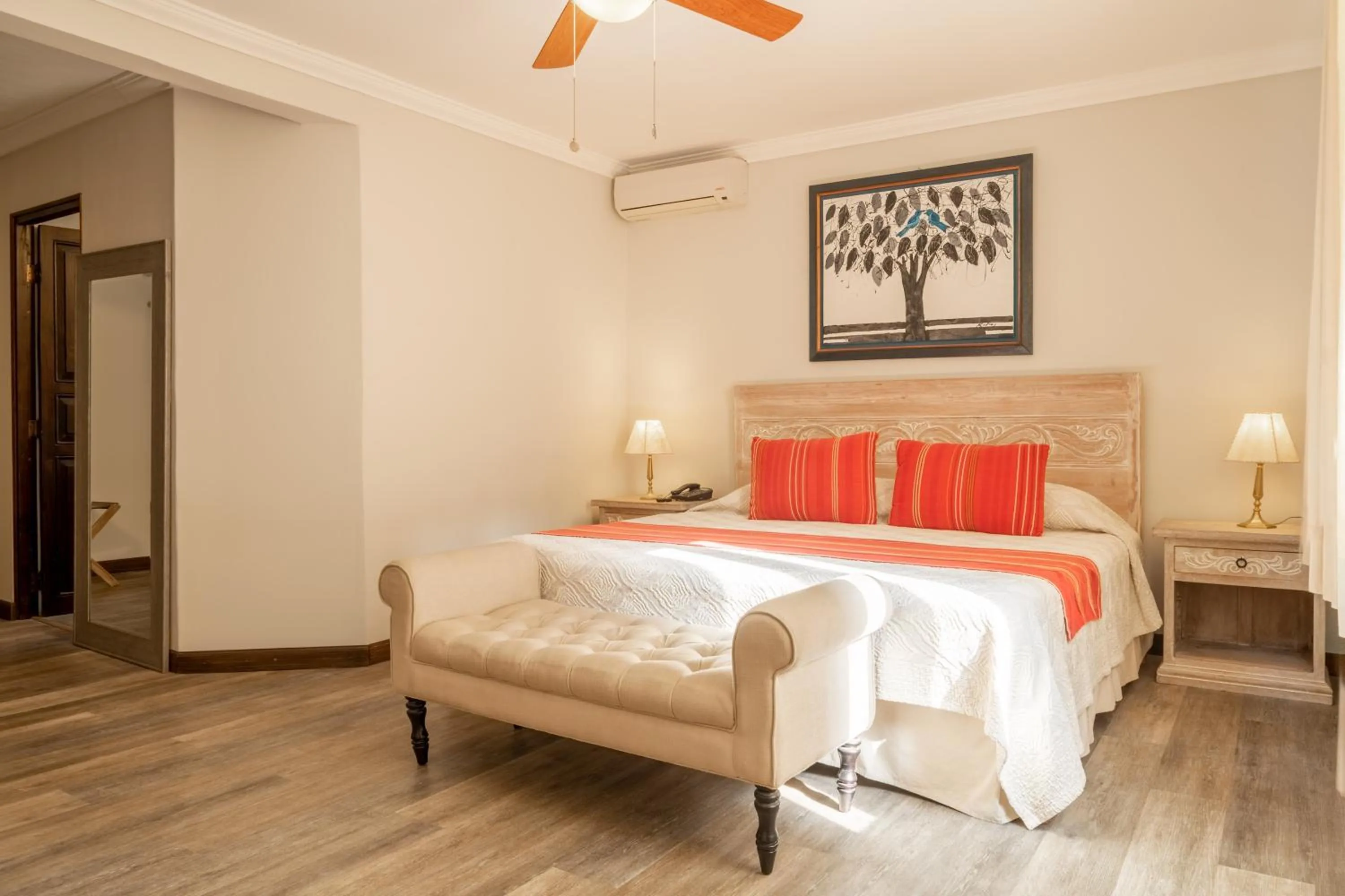 Photo of the whole room, Bed in Hotel Antigua Miraflores